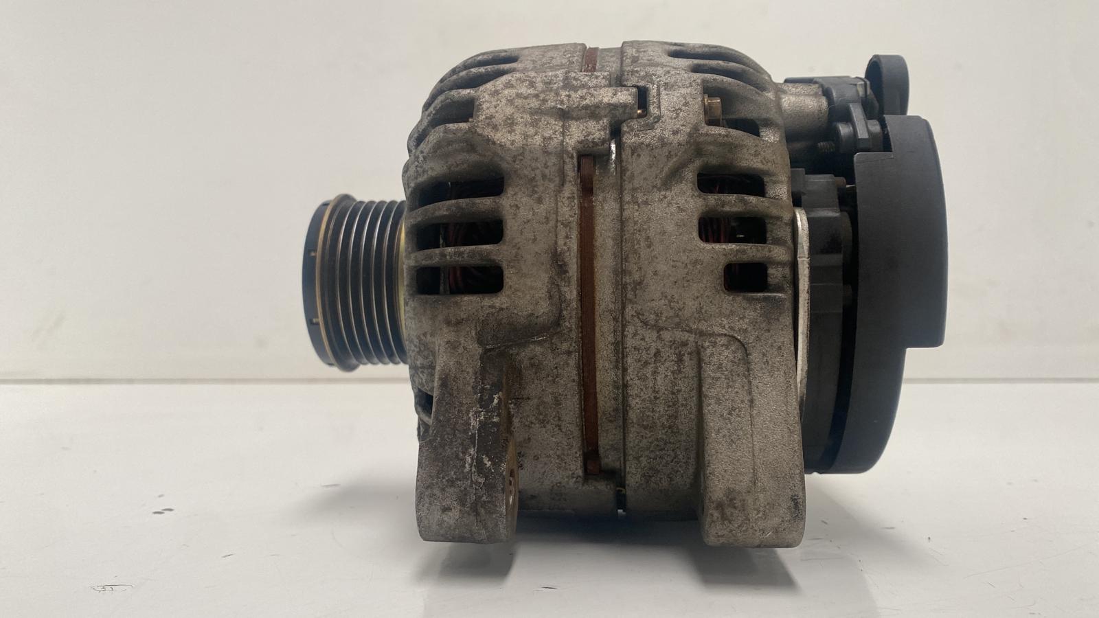 PEUGEOT C4 1 generation (2004-2011) Alternator 9646321880, 0124525035 18824004