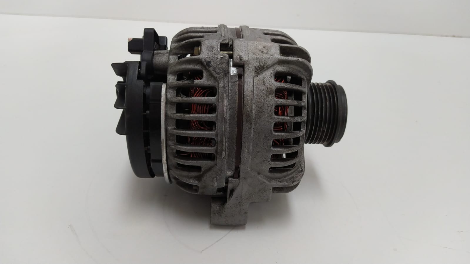 VOLVO V70 2 generation (2000-2008) Alternator 0124525029,8676496 18971452