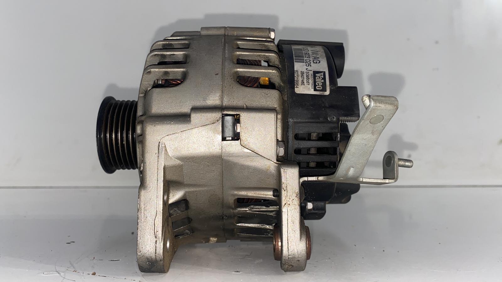 SKODA Fabia 6Y (1999-2007) Ģenerators SG9B057, 03D903025J, VALEO 18831159