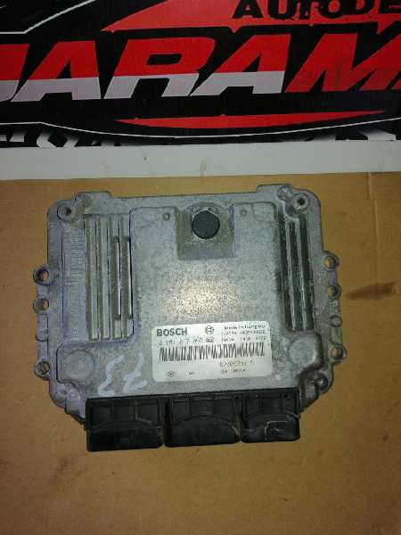 RENAULT Trafic 2 generation (2001-2015) Engine Control Unit ECU 8200935115,0281017065 22877970