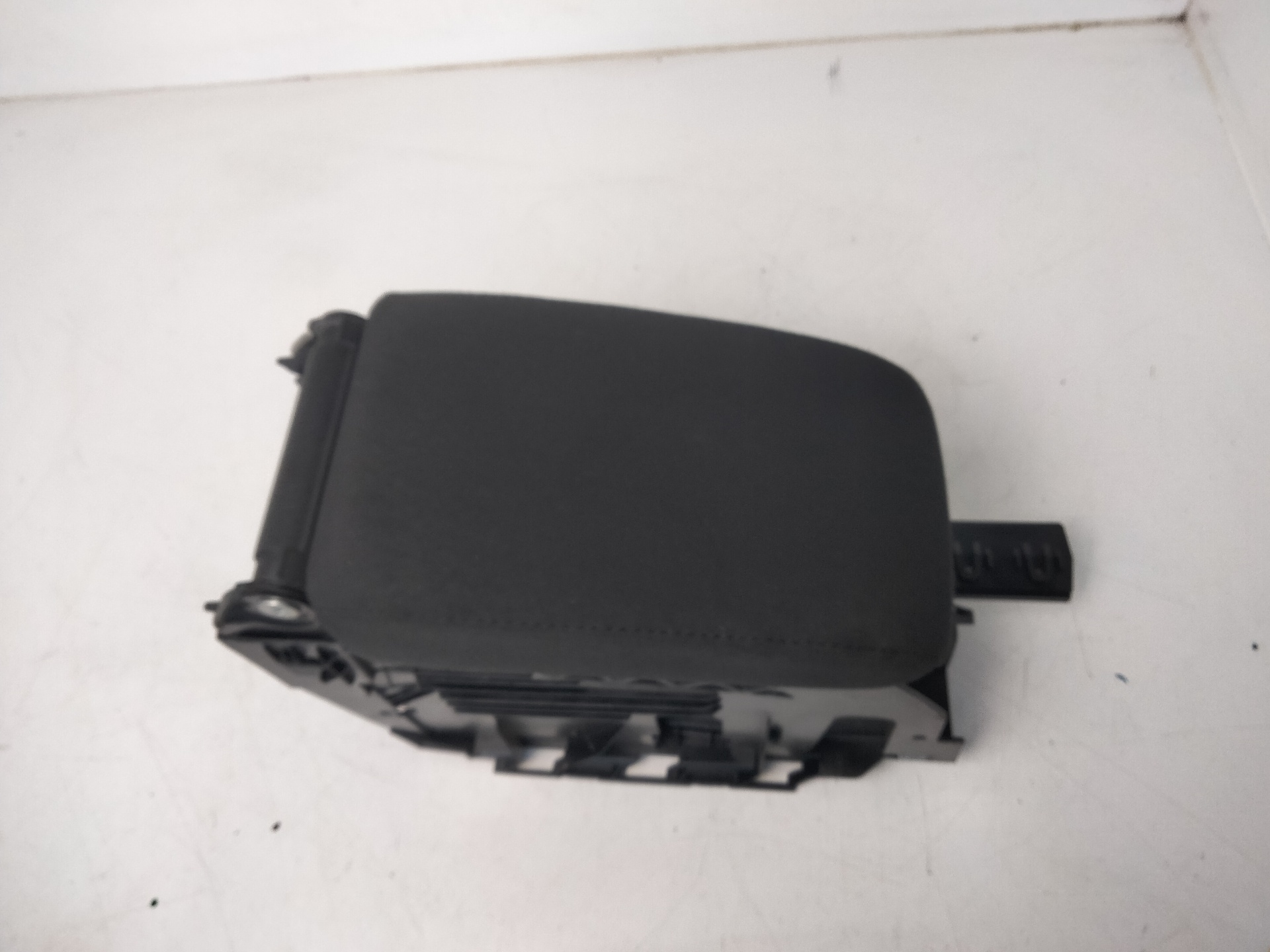 VOLKSWAGEN Scirocco 3 generation (2008-2020) Armrest 1K5864251C 18961787