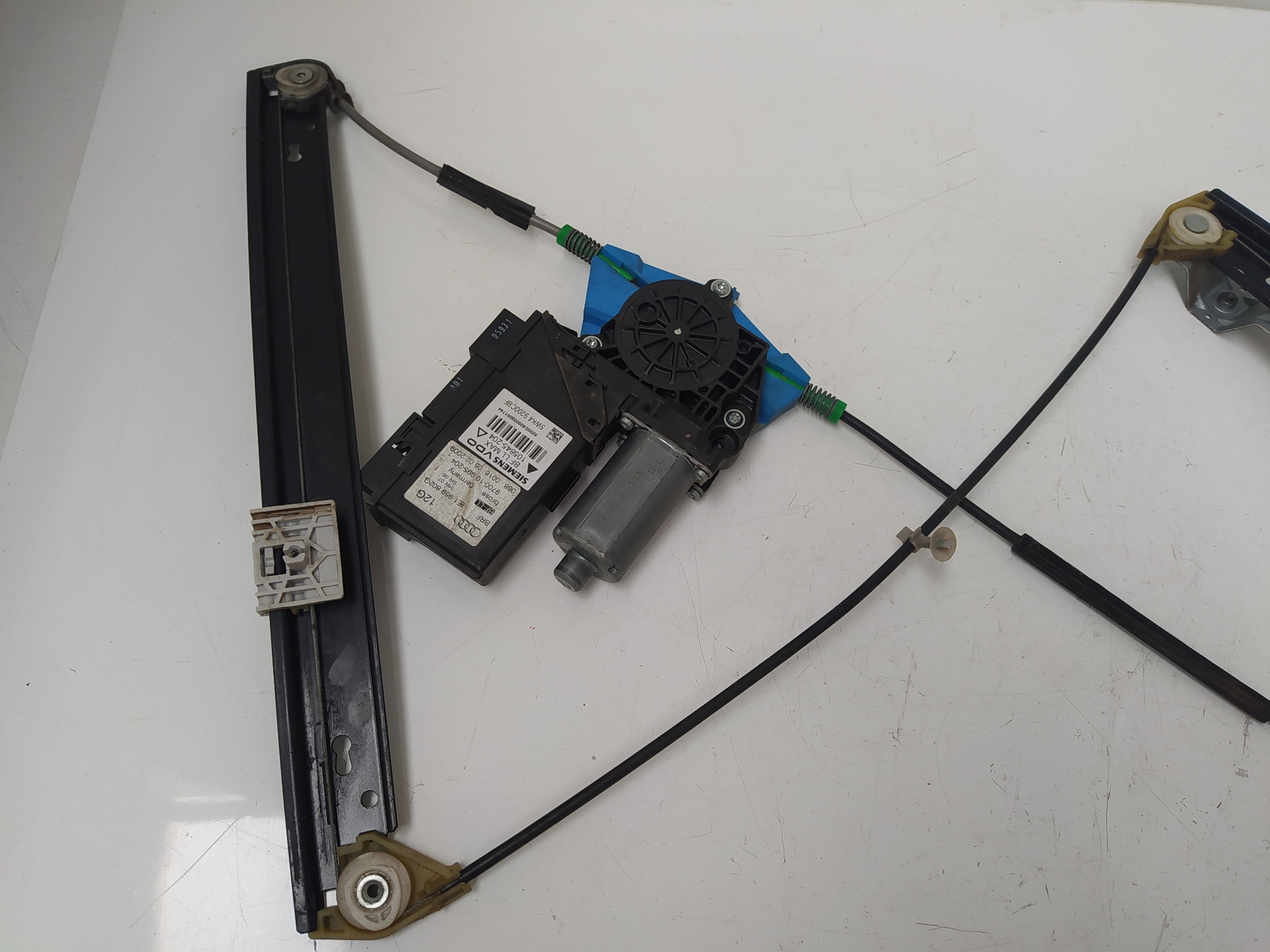 SEAT Exeo 1 generation (2009-2012) Front Right Door Window Regulator 8E08374,8E1959802G,5WK49200 26260878