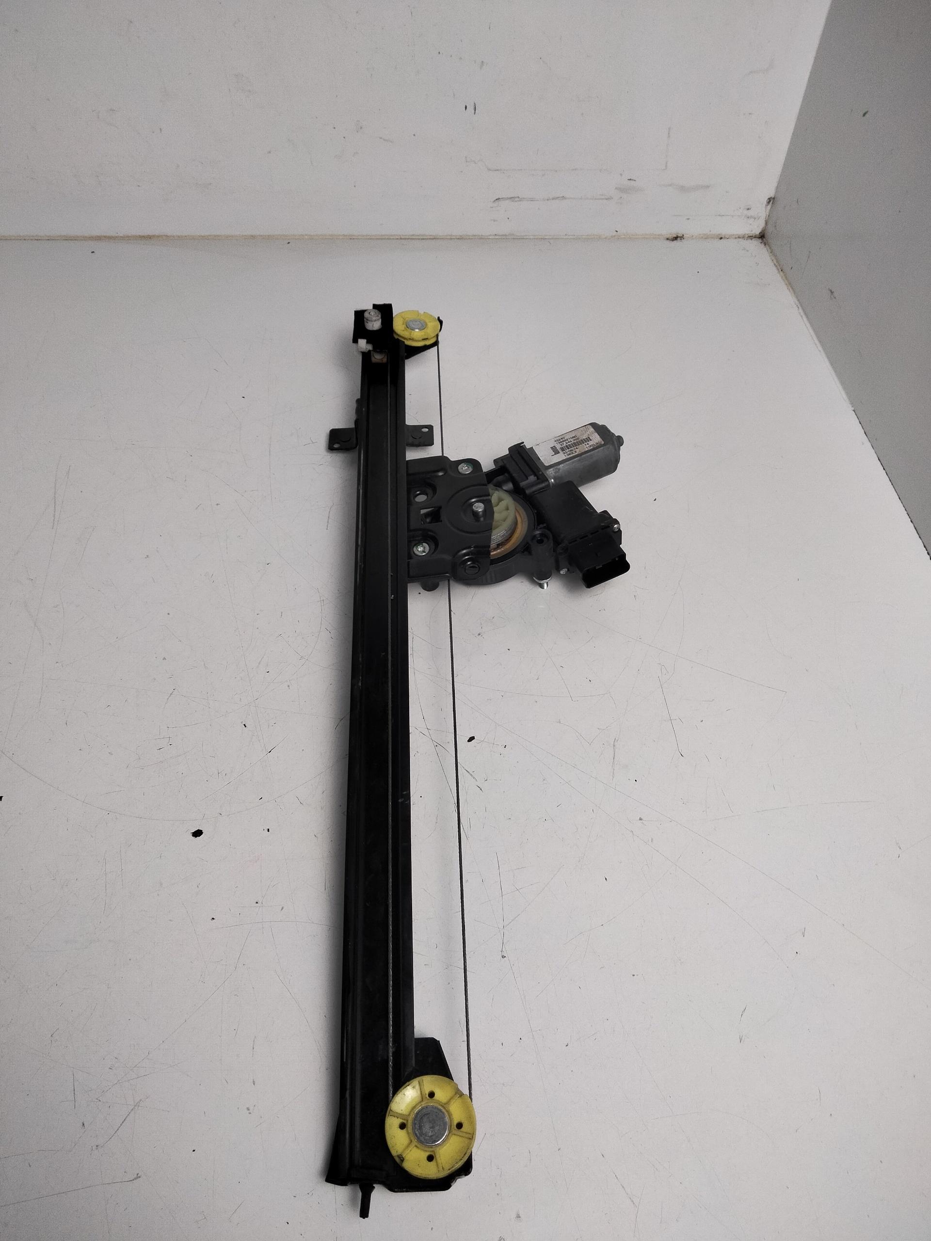 LAMBORGHINI Jumper 2 generation (1993-2006) Front Right Door Window Regulator 1368921080 22879392