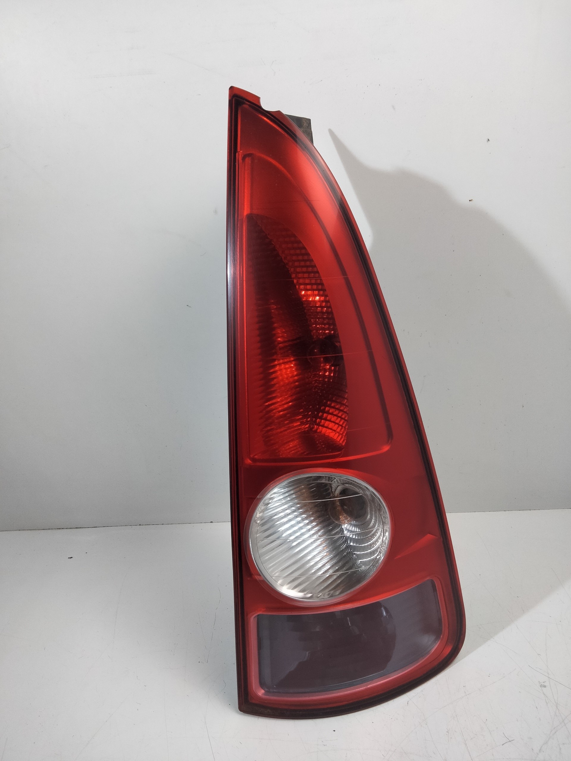 KIA Espace 4 generation (2002-2014) Rear Right Taillight Lamp 8200027152 18836572