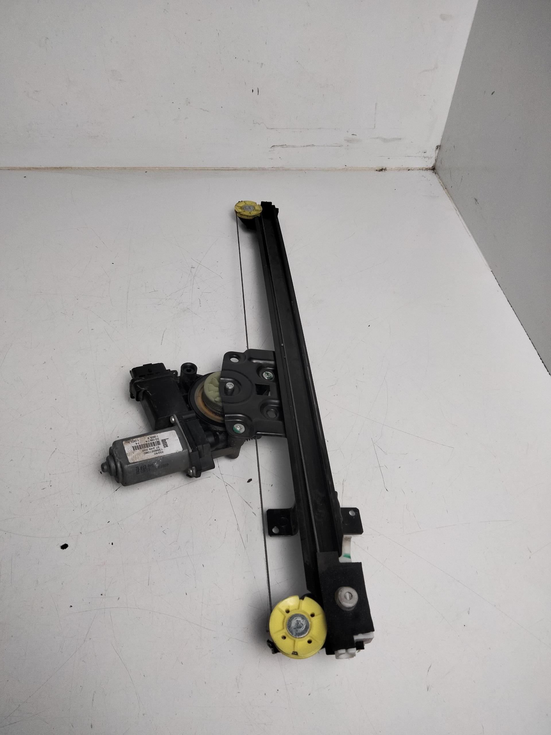 LAMBORGHINI Jumper 2 generation (1993-2006) Front Right Door Window Regulator 1368921080 22879392