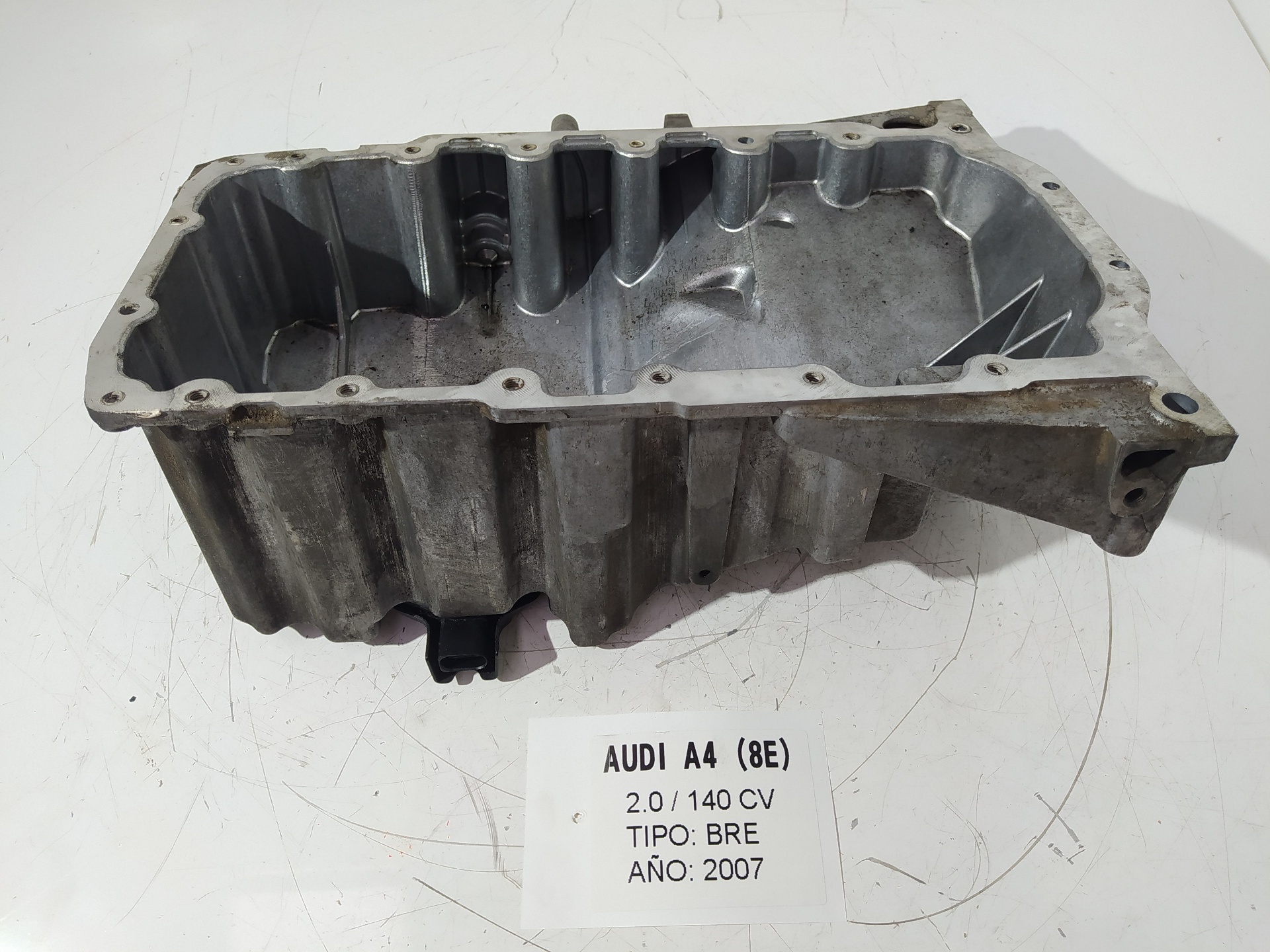 SUZUKI A4 B6/8E (2000-2005) Kартер двигателя 03G103603 22880304