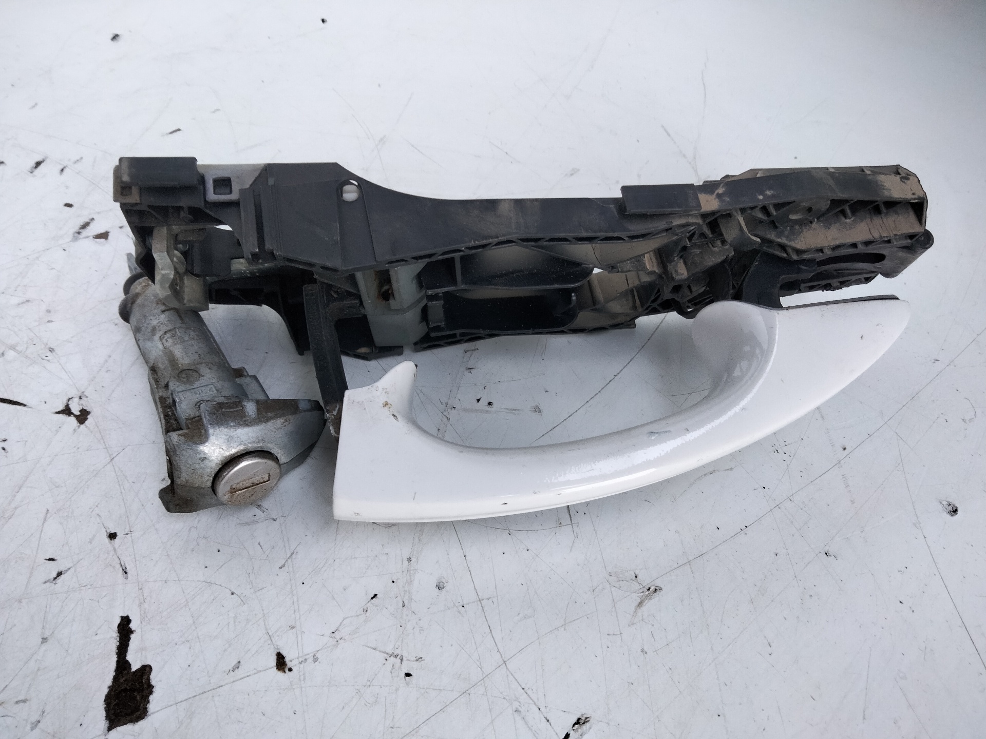 SKODA Yeti 1 generation (2009-2018) Front Left Door Exterior Handle 5L0837885B 18963871