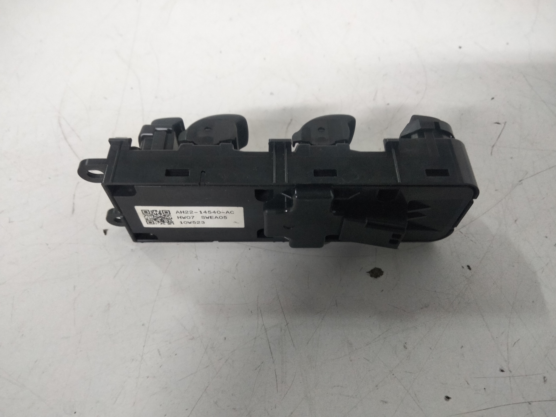 LAND ROVER Range Rover Sport 1 generation (2005-2013) Front Left Door Window Switch AH2214540AC 18965753