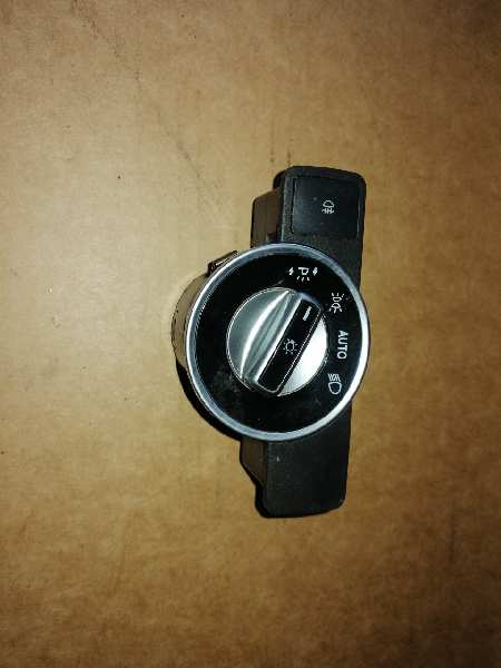 MERCEDES-BENZ C-Class W204/S204/C204 (2004-2015) Headlight Switch Control Unit 2129050551 18915328