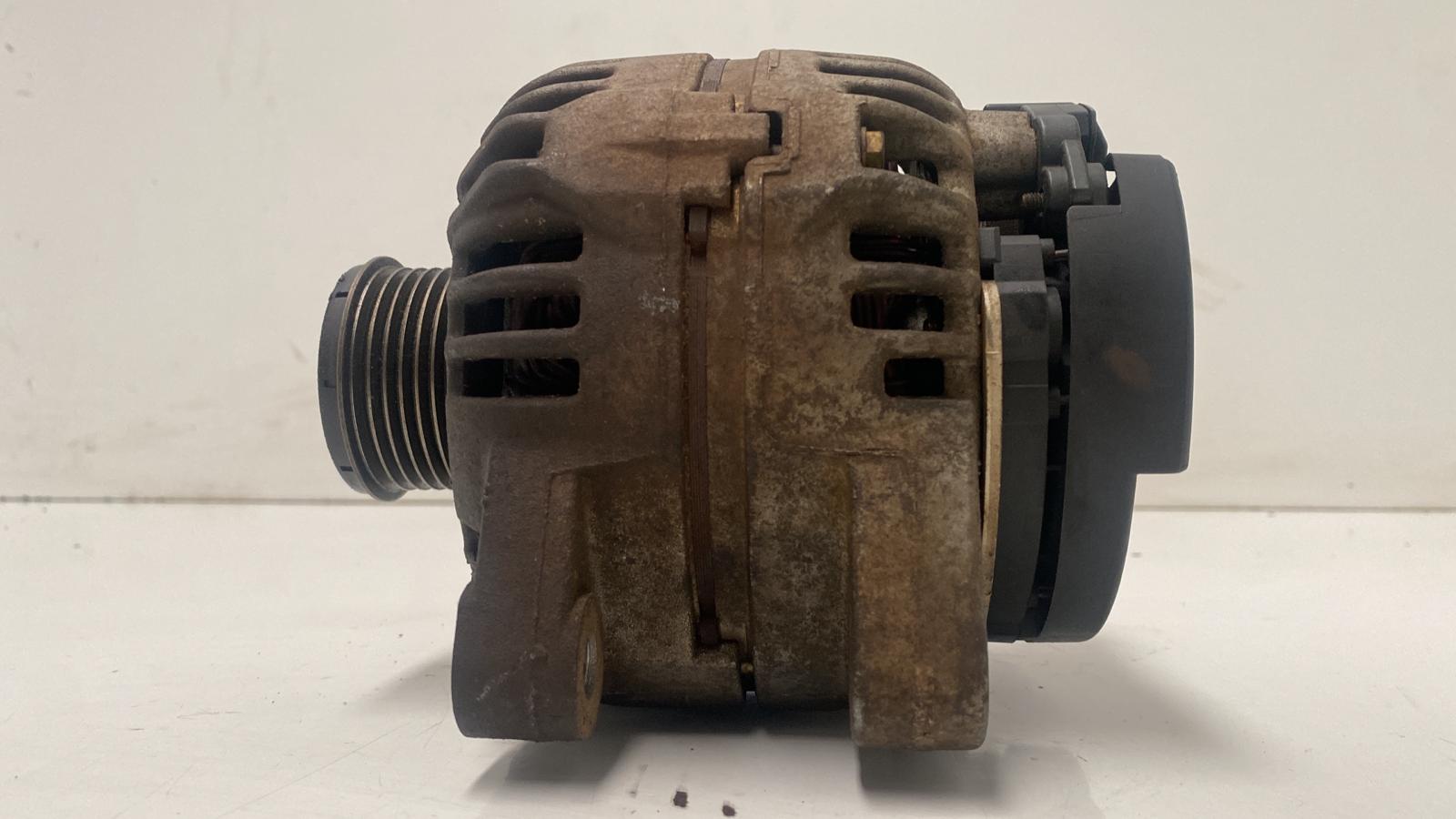 PEUGEOT C4 1 generation (2004-2011) Alternator 9646321880, 0124525035 18829060