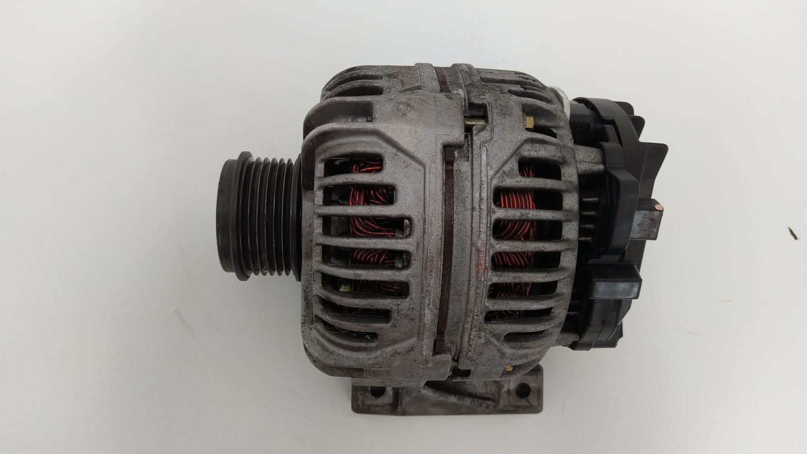 VOLVO V70 2 generation (2000-2008) Alternator 0124525029,8676496 18971452