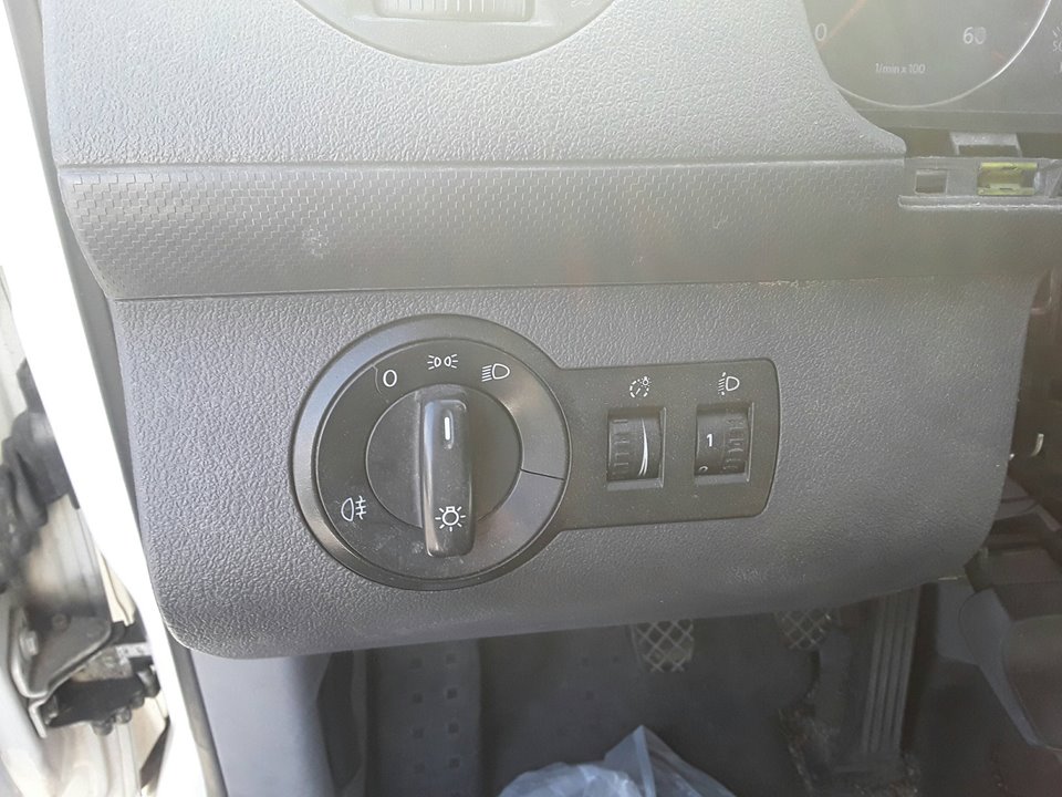 VOLKSWAGEN Caddy 3 generation (2004-2015) Lukturu vadības slēdzis 1T0941531M 20095416