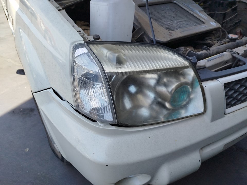 NISSAN X-Trail T30 (2001-2007) Front Right Headlight 260108H925 25077442