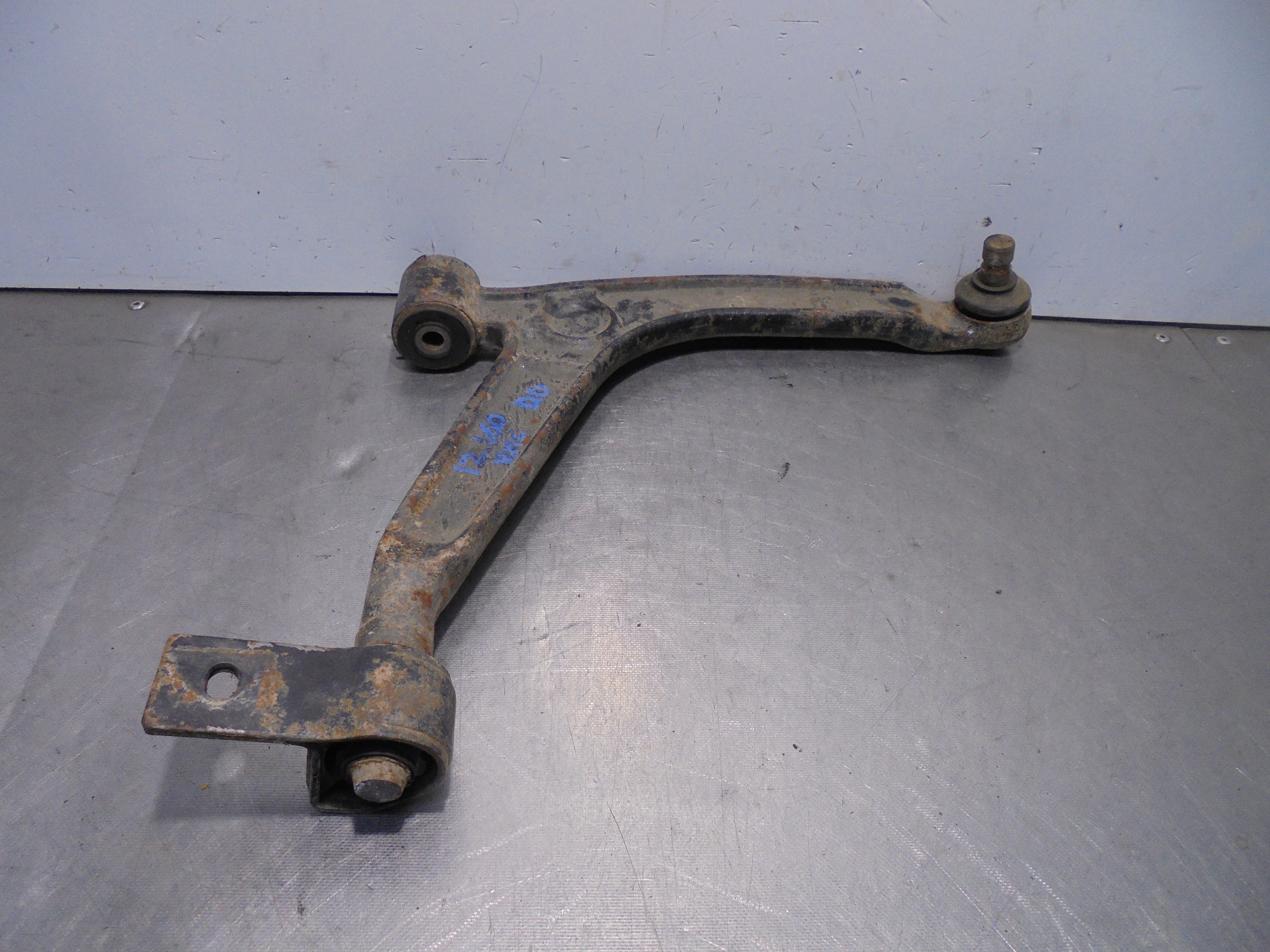 PEUGEOT Partner 1 generation (1996-2012) Front Right Arm 25045503