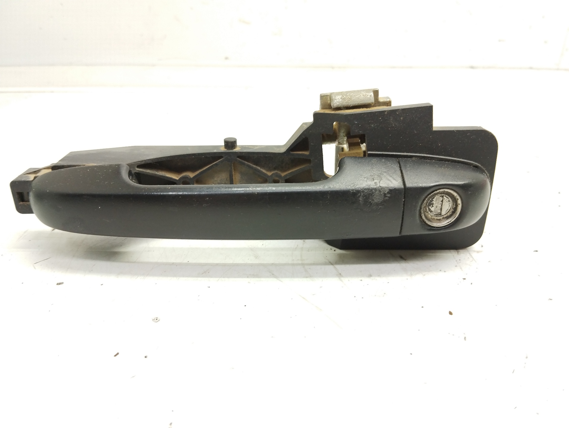 KIA Cee'd 1 generation (2007-2012) Front Left Door Exterior Handle 25897220