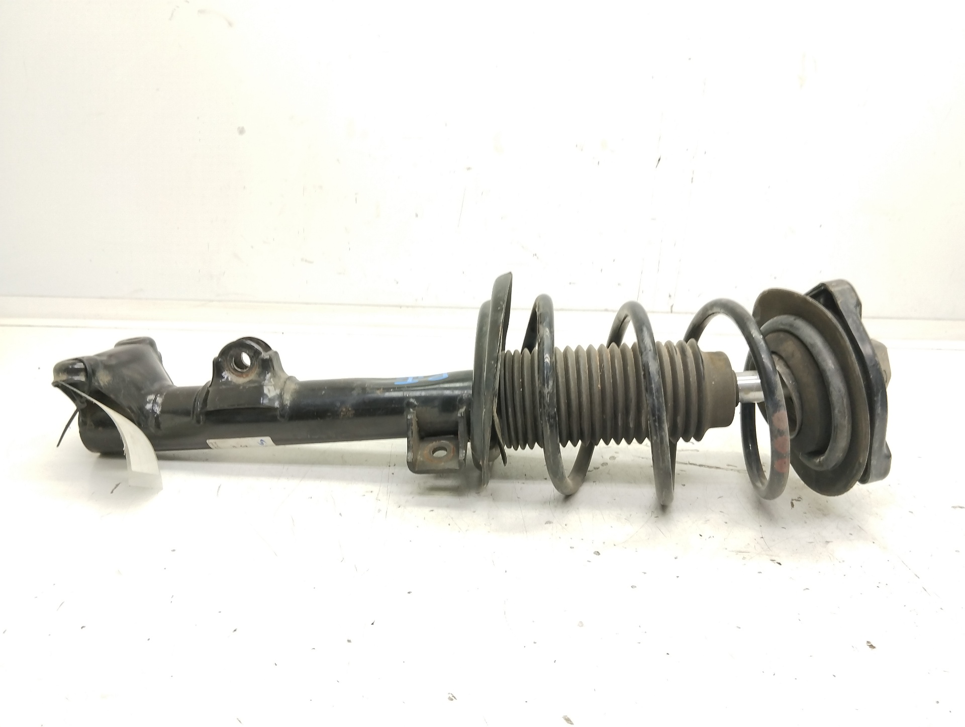 MERCEDES-BENZ C-Class W204/S204/C204 (2004-2015) Front Left Shock Absorber A2043200073 25213718