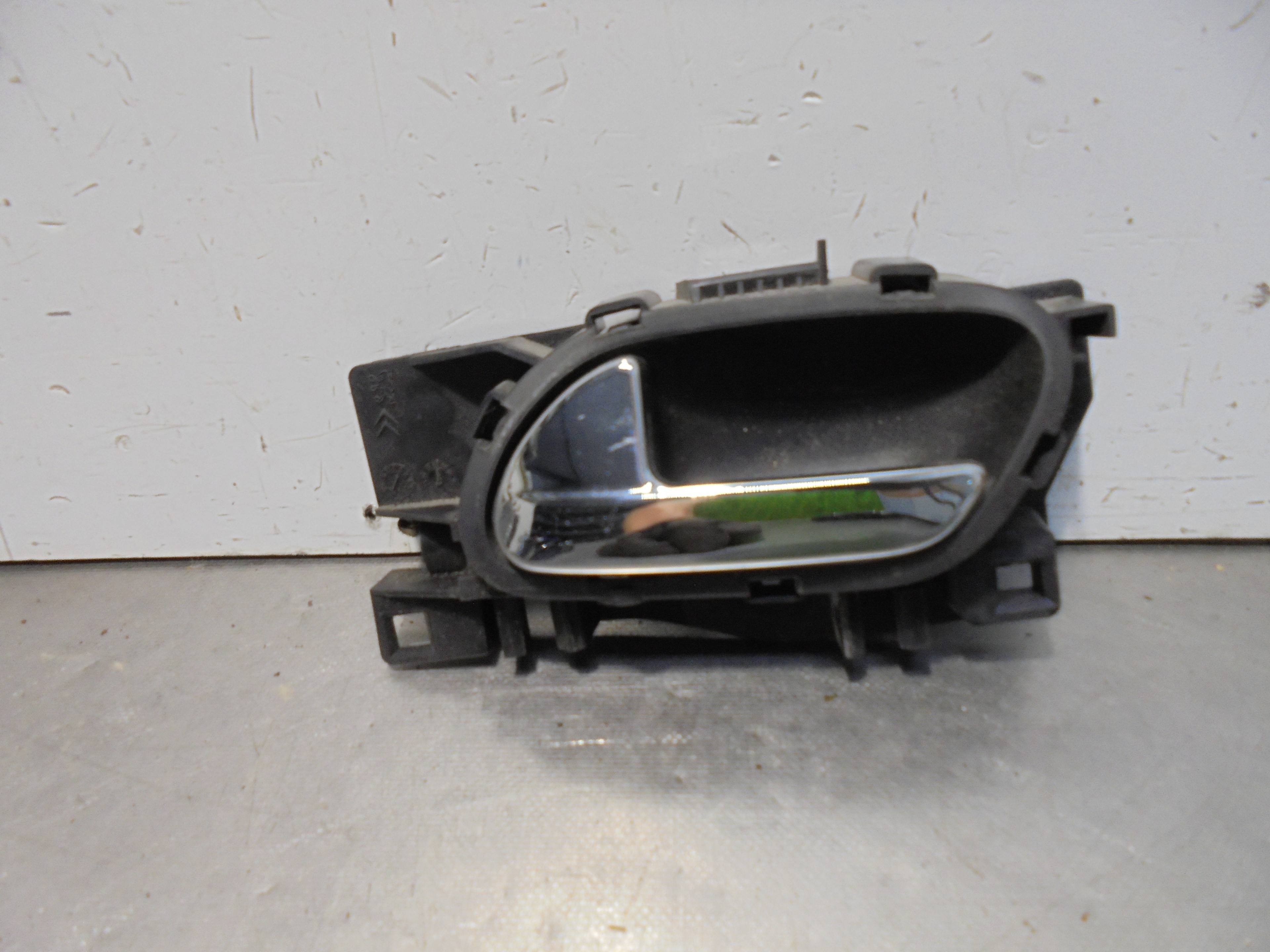 PEUGEOT 5008 1 generation (2009-2016) Front Left Door Interior Handle Frame 9683446877 23321605