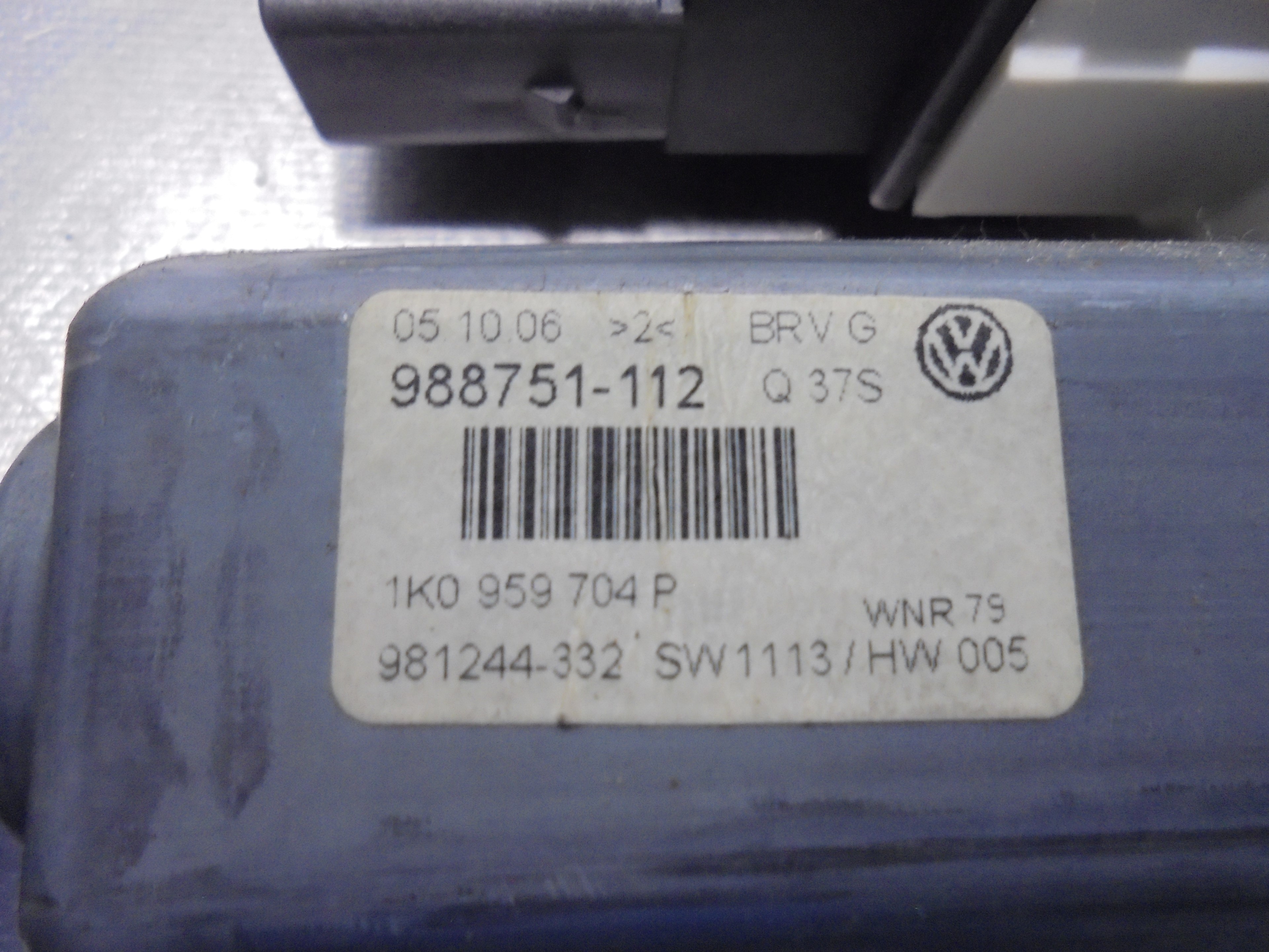 VOLKSWAGEN Passat B6 (2005-2010) Маторчик стеклоподъемника задней правой двери 1K0959704P 25073961