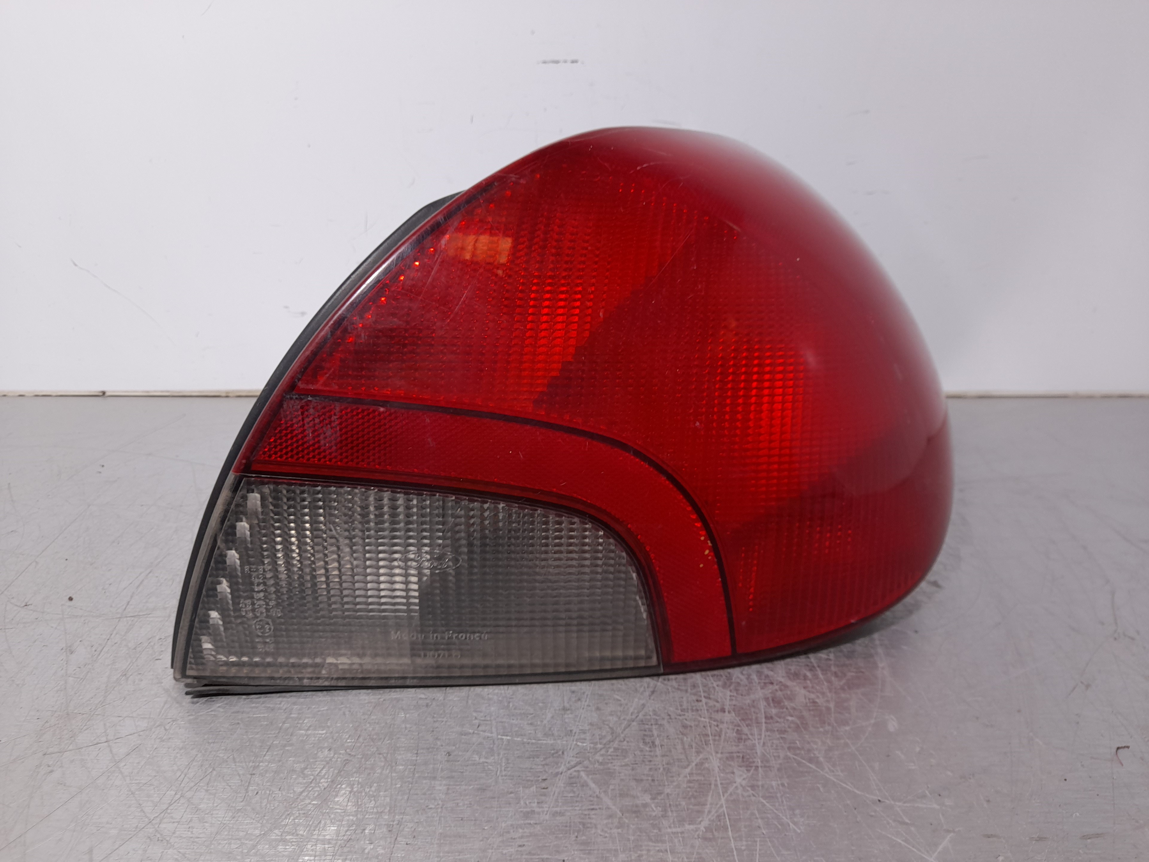 FORD Mondeo 2 generation (1996-2000) Rear Right Taillight Lamp 96BG13N004 25895371