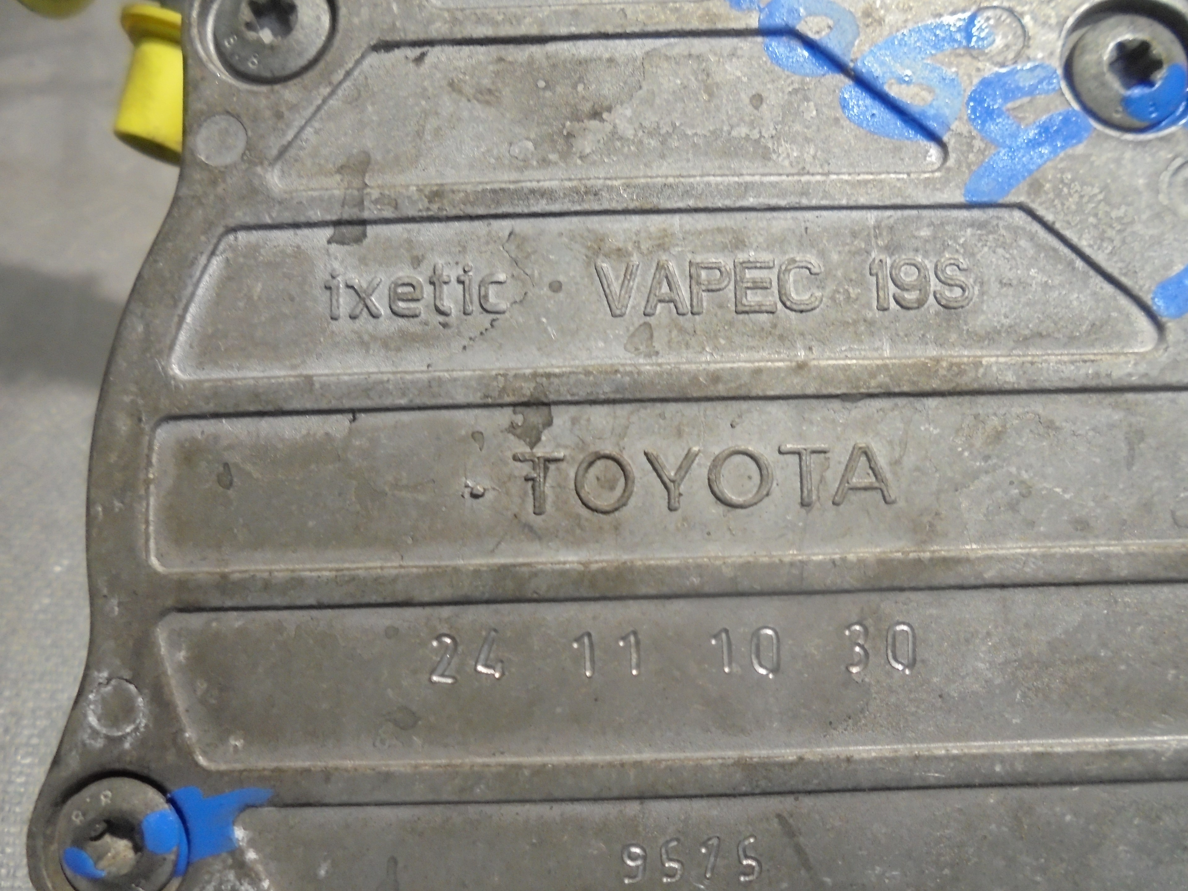 TOYOTA Avensis T27 Vakuuminis siurblys 25042822