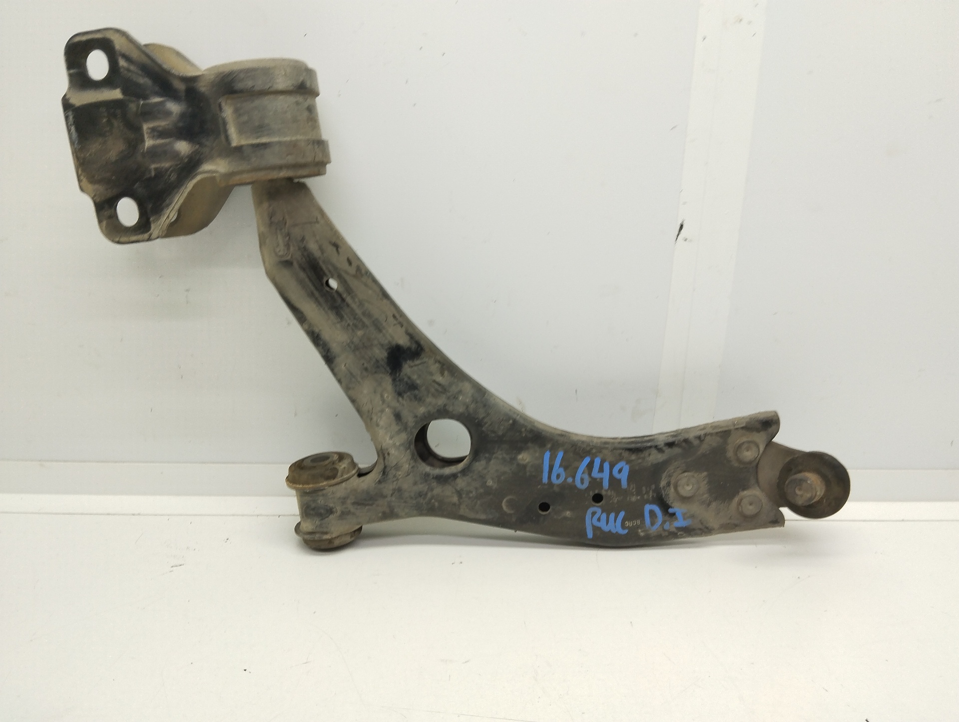 FORD Focus 3 generation (2011-2020) Front Left Arm BV613A262 23329532