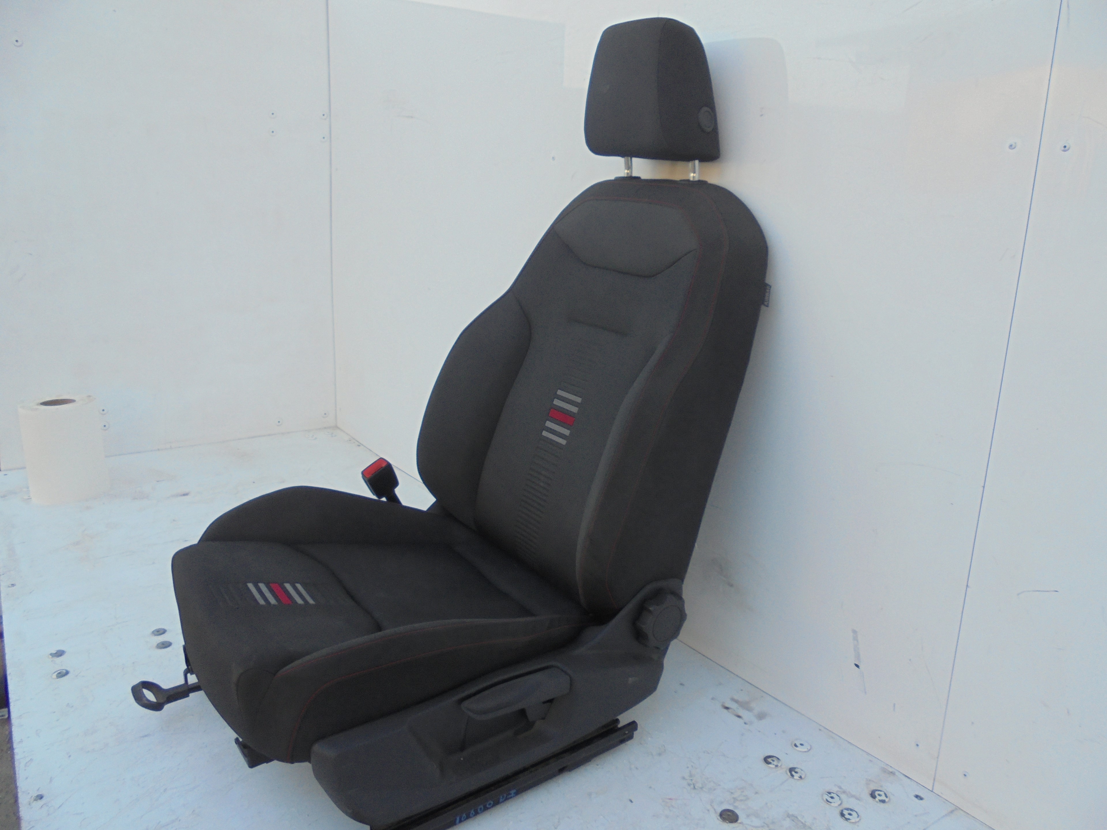 SEAT Arona 1 generation (2017-2024) Front Left Seat 25208733