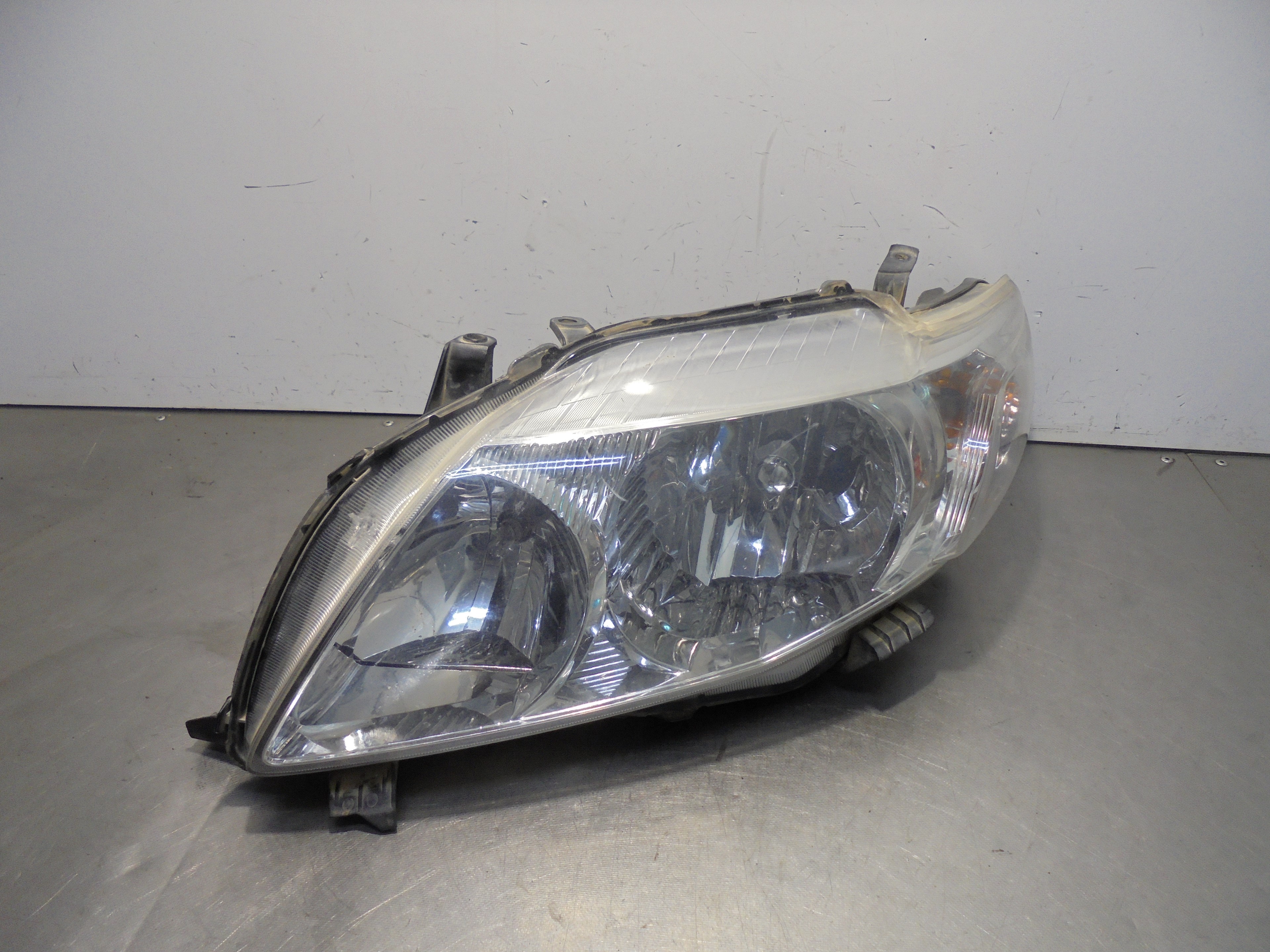 TOYOTA Land Cruiser 70 Series (1984-2024) Front Left Headlight KOITO 21955382