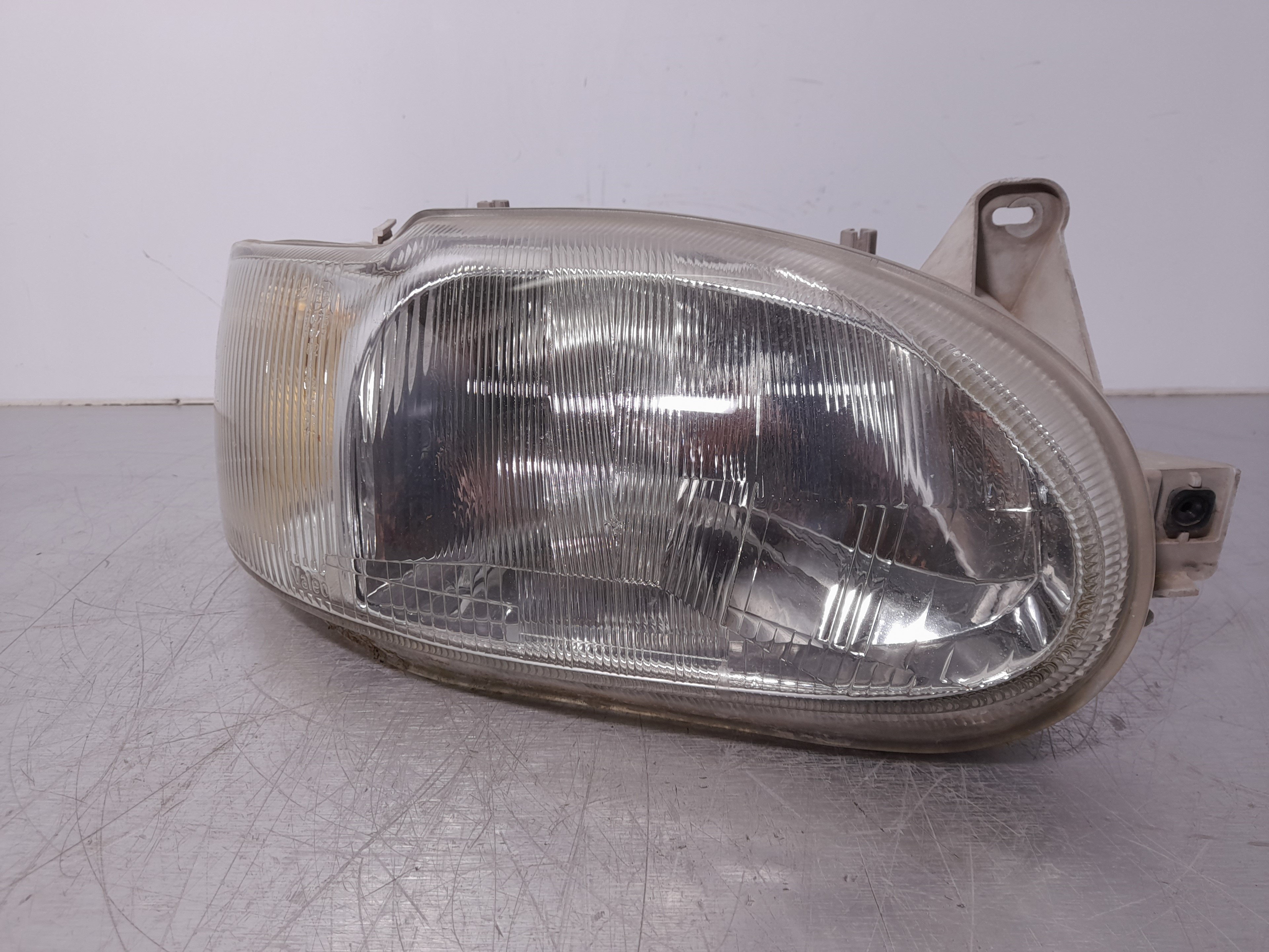 FORD B6 (2005-2010) Front Right Headlight 95AG13K060AA 25076088