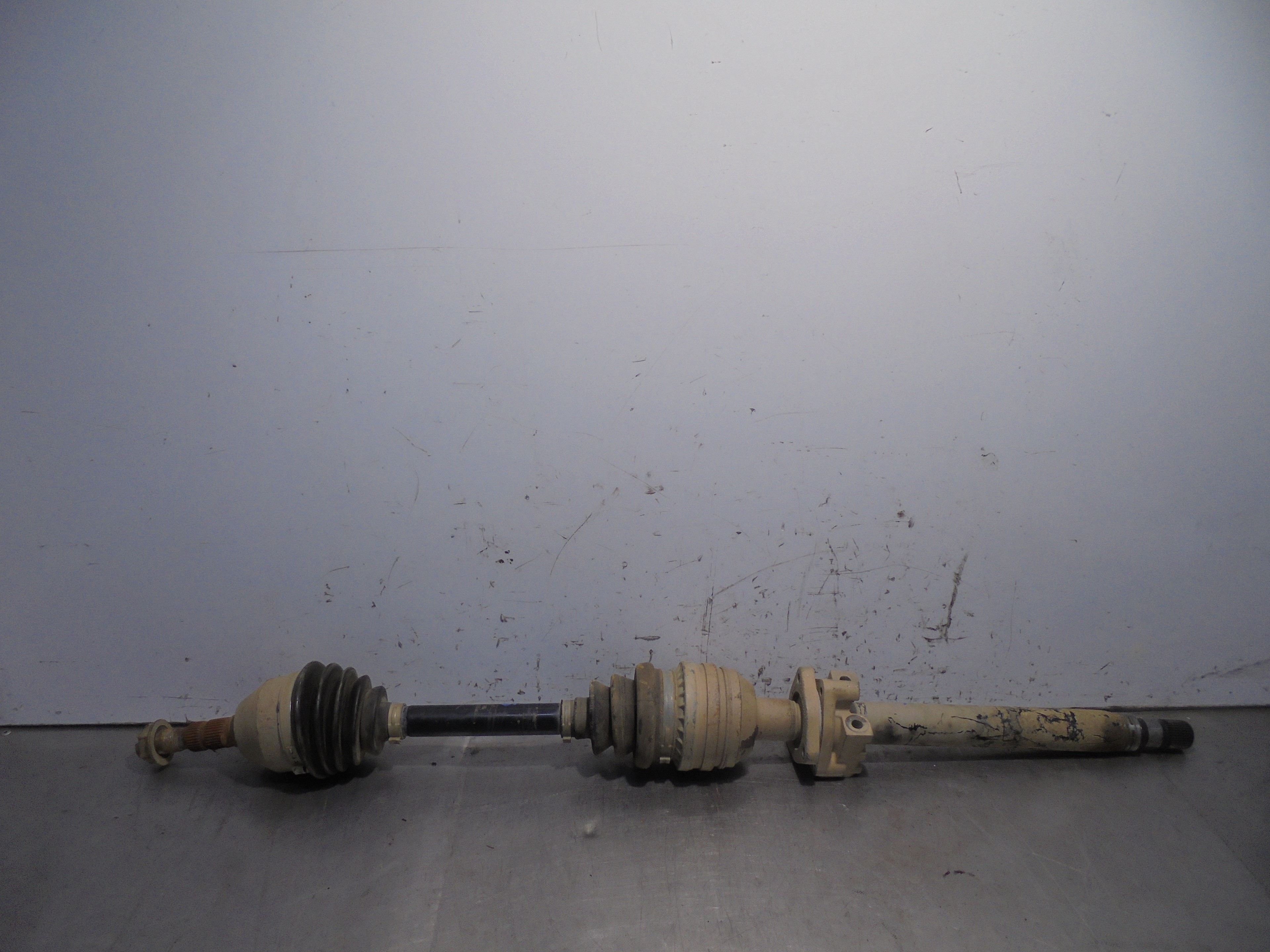 OPEL Astra J (2009-2020) Front Right Driveshaft 9186590 25213845