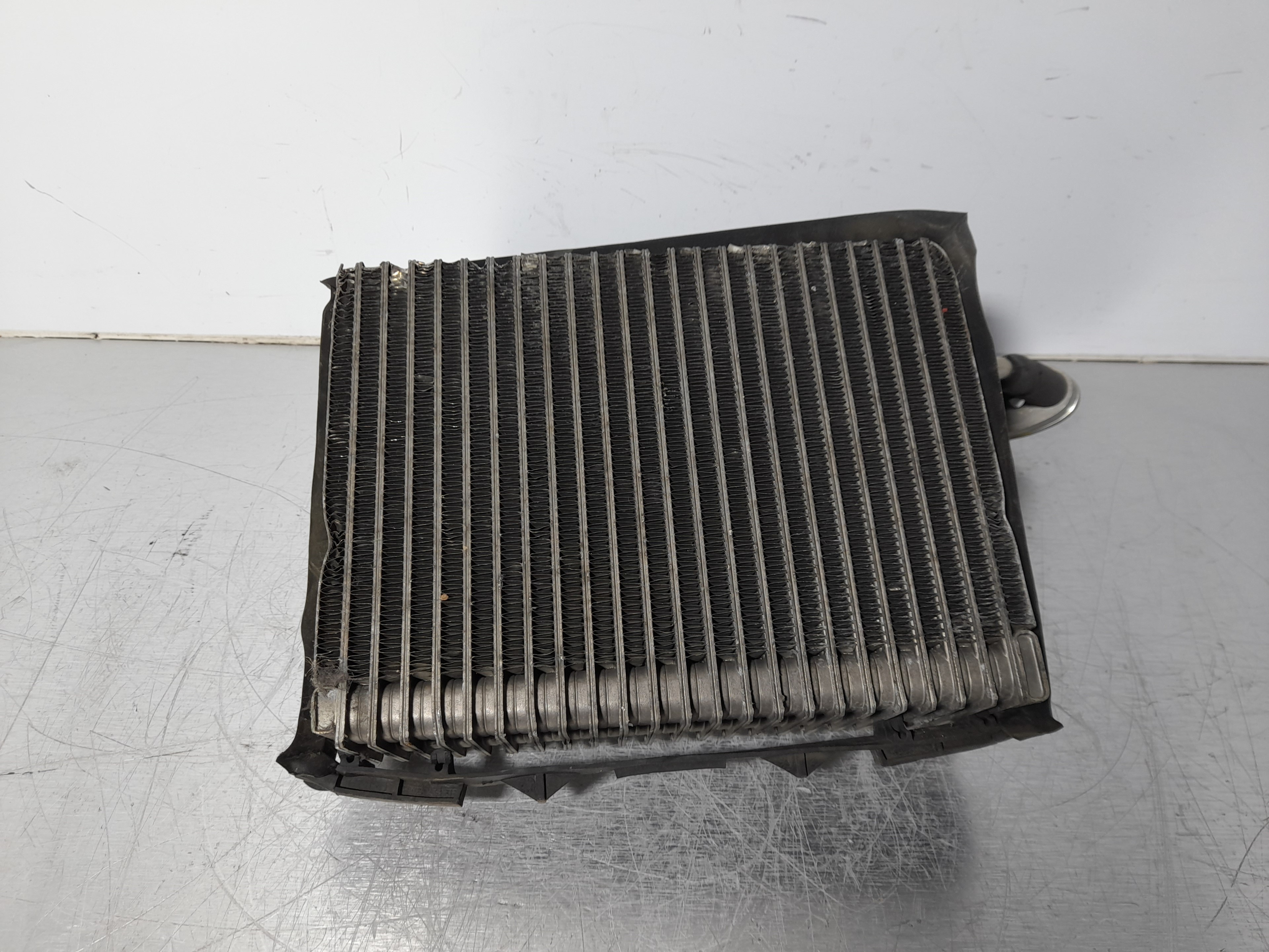 AUDI A4 B5/8D (1994-2001) Gaisa kondensācijas radiators 8D1820103D 25036360