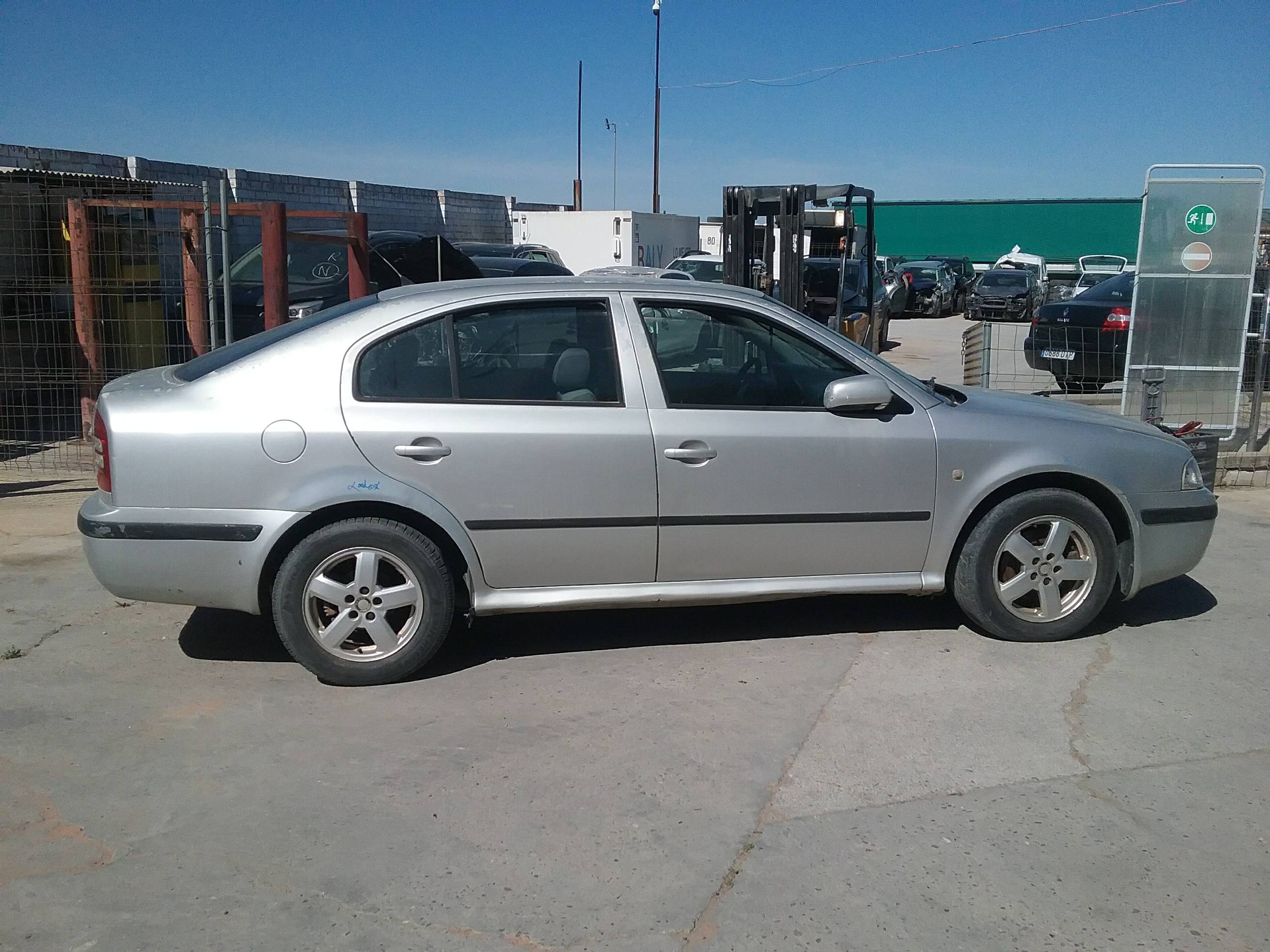 SKODA Octavia 1 generation (1996-2010) Замок лівих задніх дверей 3B4839015A 23332467