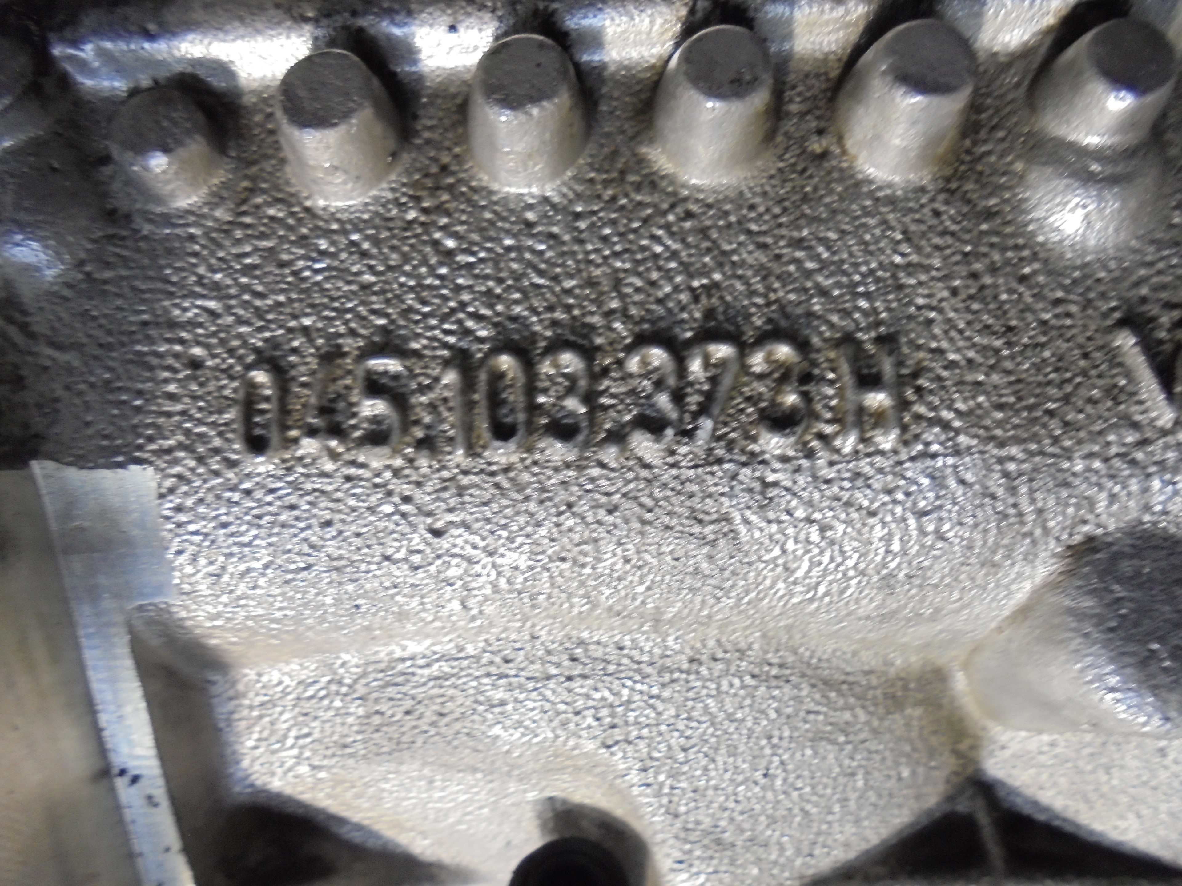 SKODA Fabia 6Y (1999-2007) Engine Cylinder Head 045103373H 25072271