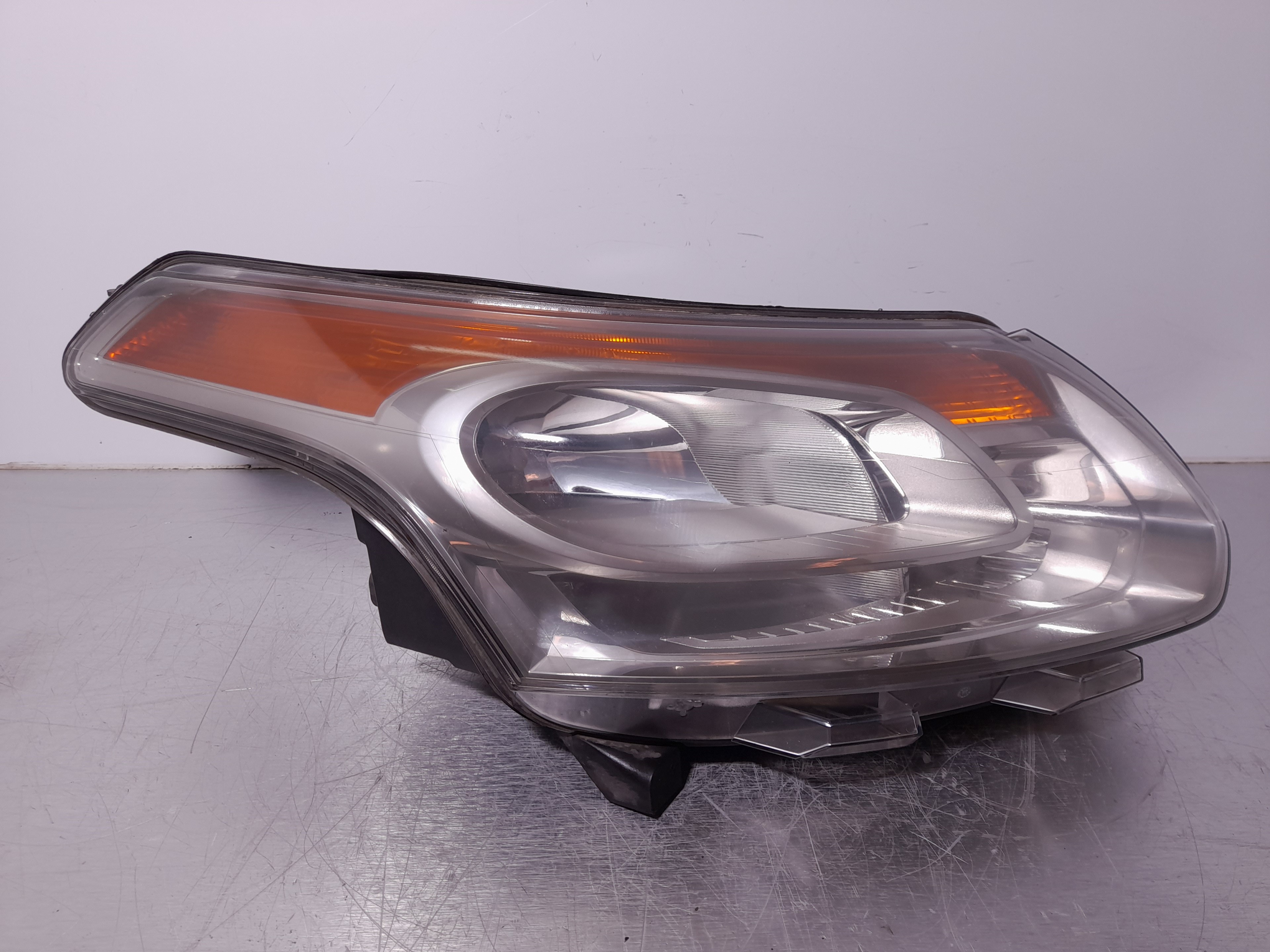 CITROËN C3 Picasso 1 generation (2008-2016) Front Right Headlight 9681806180 25072615