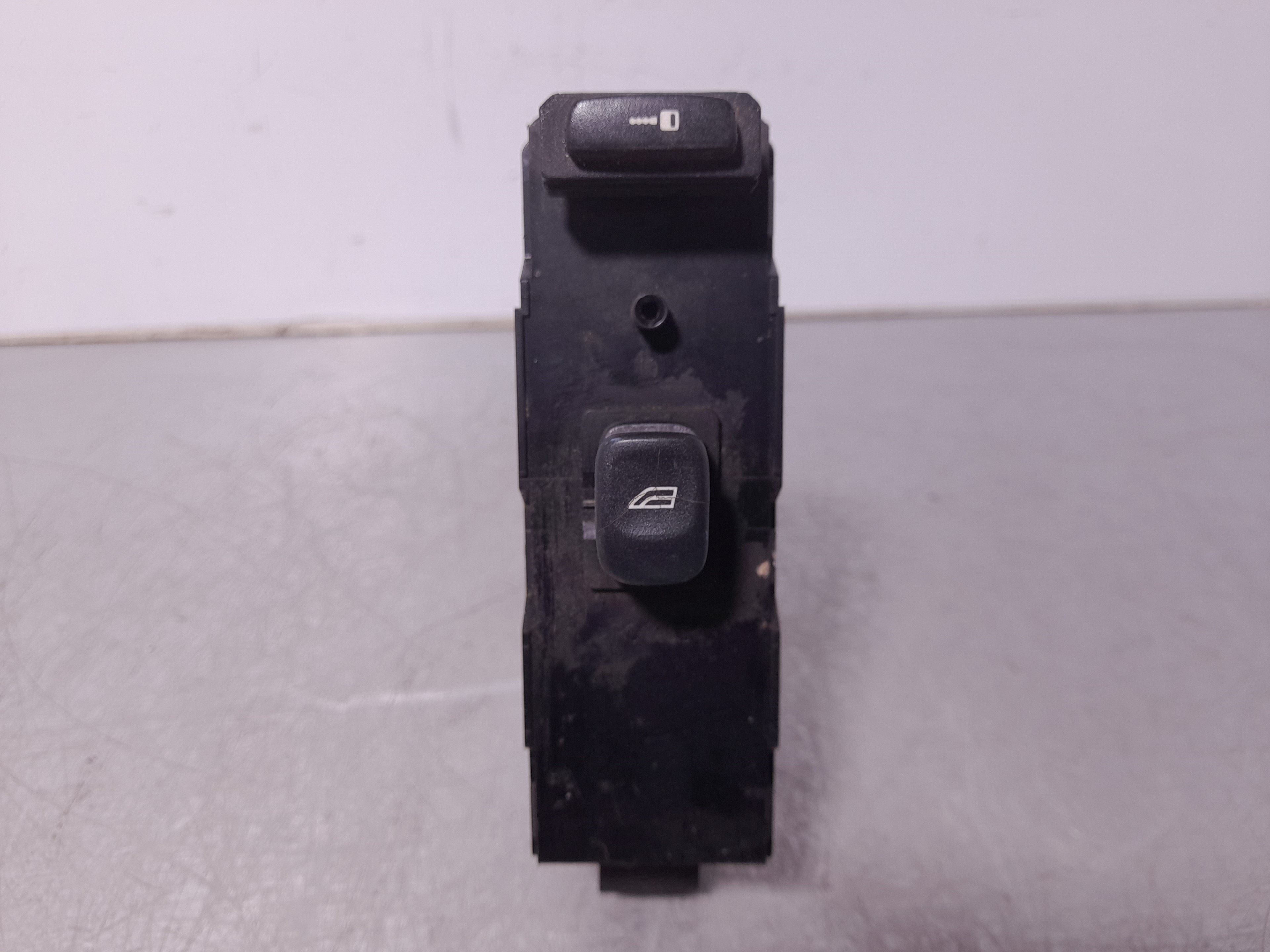 VOLVO XC70 3 generation (2007-2020) Front Right Door Window Switch 30737519 23330507