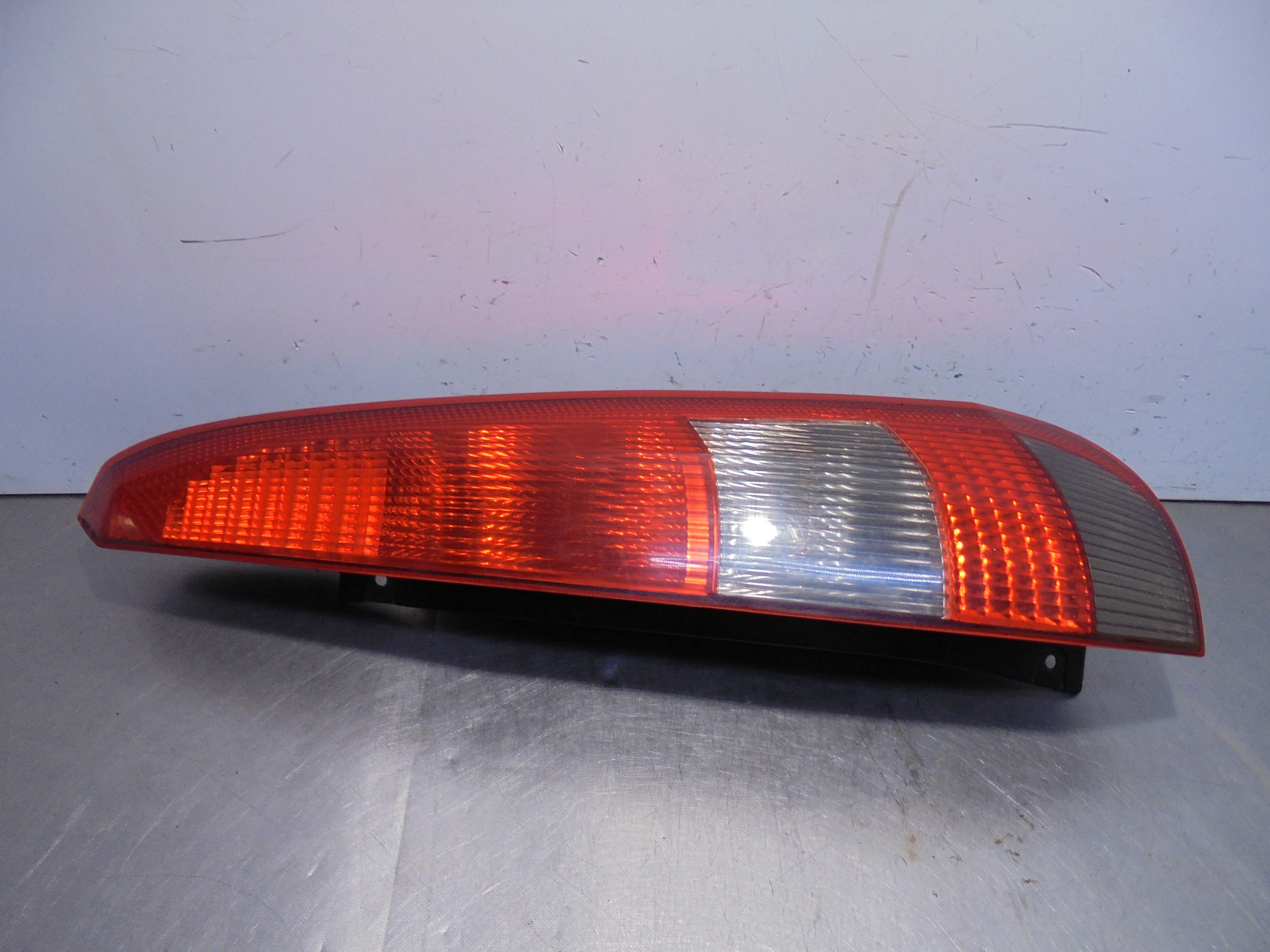 FORD Fiesta 5 generation (2001-2010) Rear Right Taillight Lamp 25073979