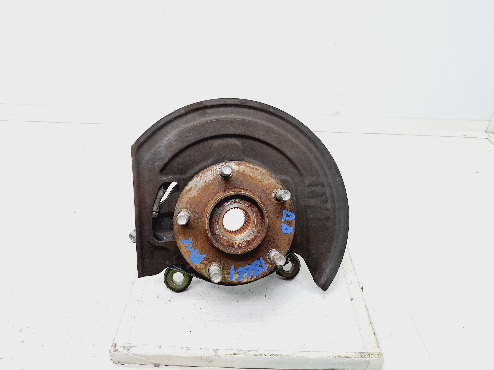 NISSAN Juke YF15 (2010-2020) Главина на предно дясно колело 400141KK0H 25346654