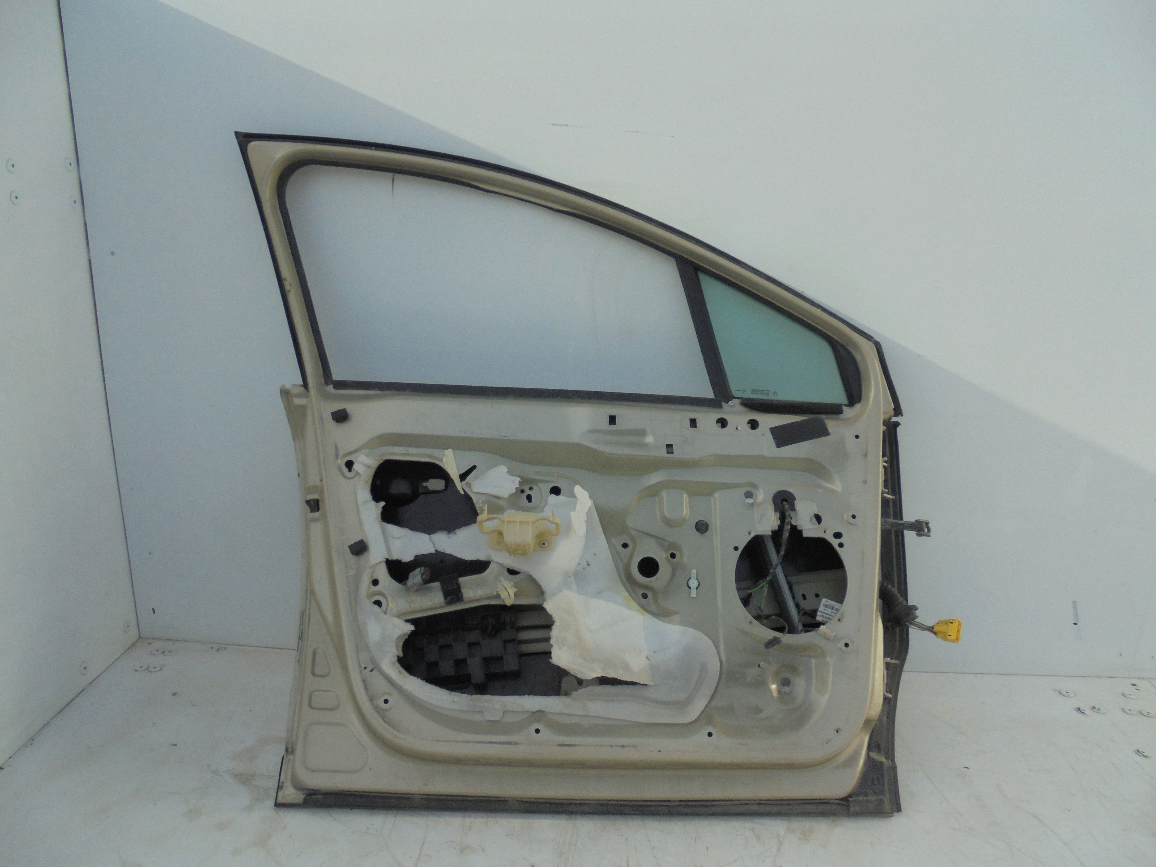 CITROËN C4 1 generation (2004-2011) Front Left Door 25067672