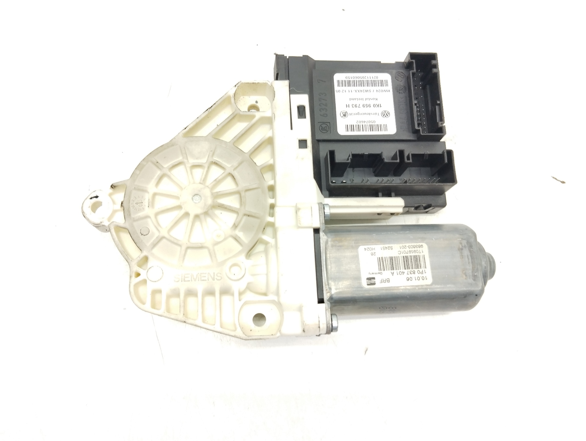 SEAT Leon 2 generation (2005-2012) Front Left Door Window Regulator Motor 1P0837401A 25780535