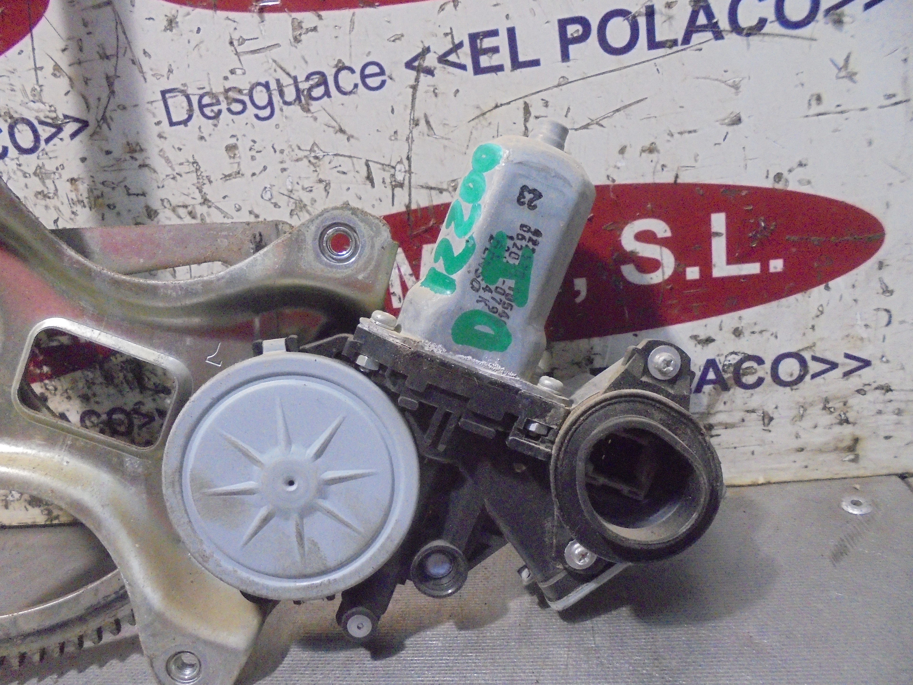 TOYOTA RAV4 2 generation (XA20) (2000-2006) Vindusregulator foran venstre dør 25213755