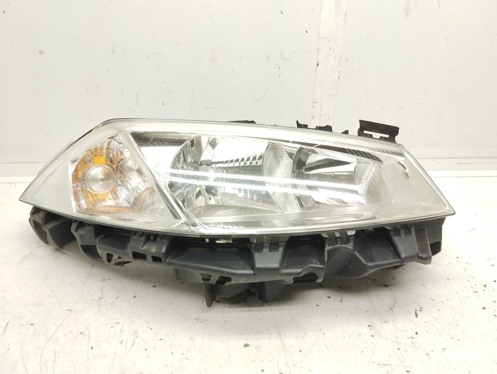 RENAULT Megane 2 generation (2002-2012) Front Right Headlight 8200476431 25913130