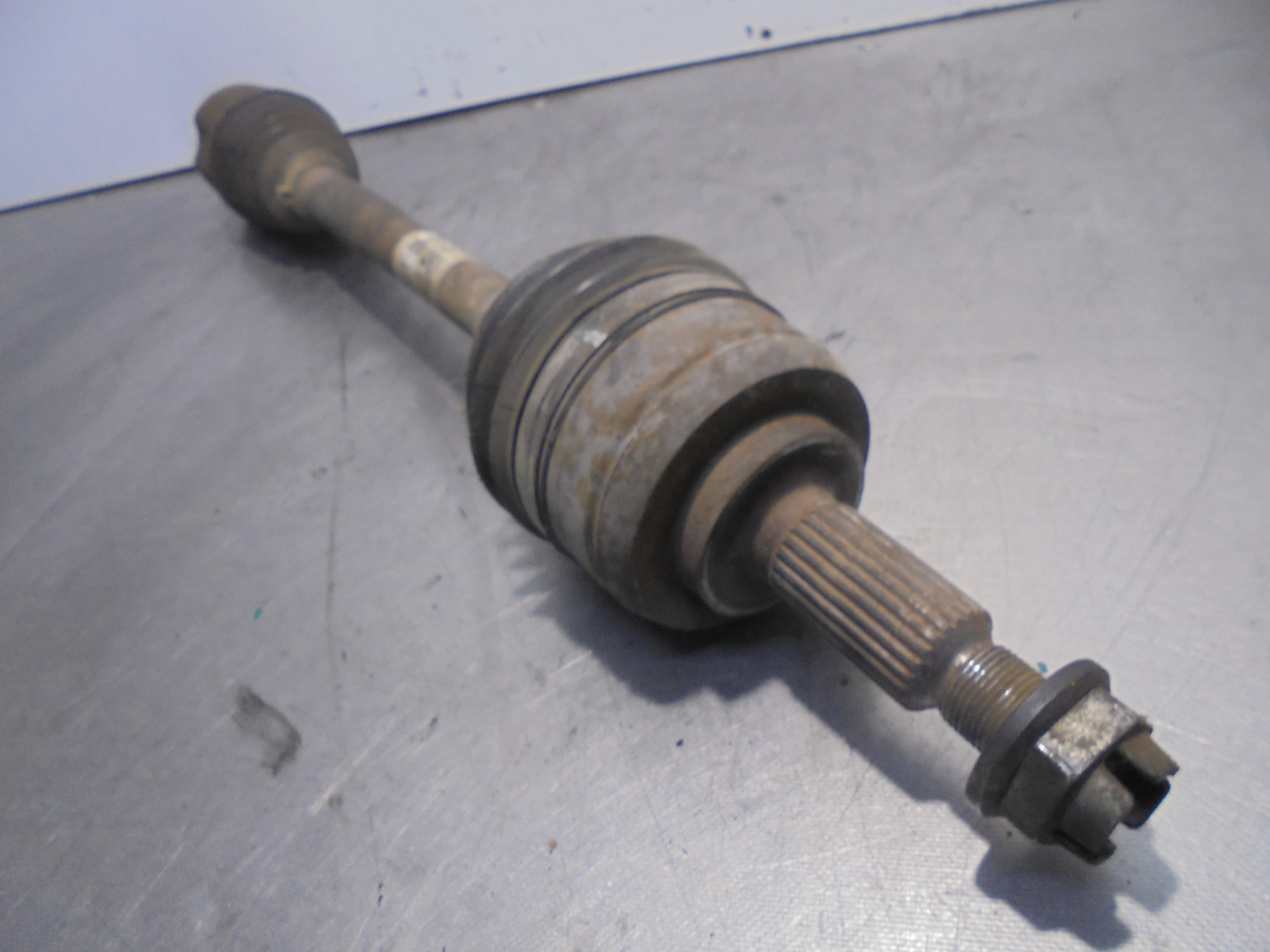 RENAULT Megane 3 generation (2008-2020) Front Left Driveshaft 8200847584 25214026