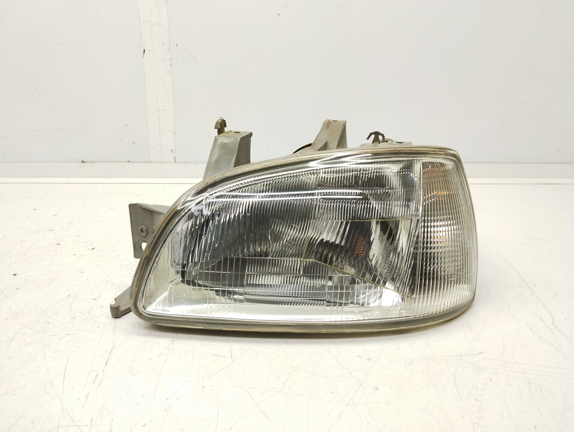 RENAULT Clio 1 generation (1990-1998) Front Left Headlight 25897133