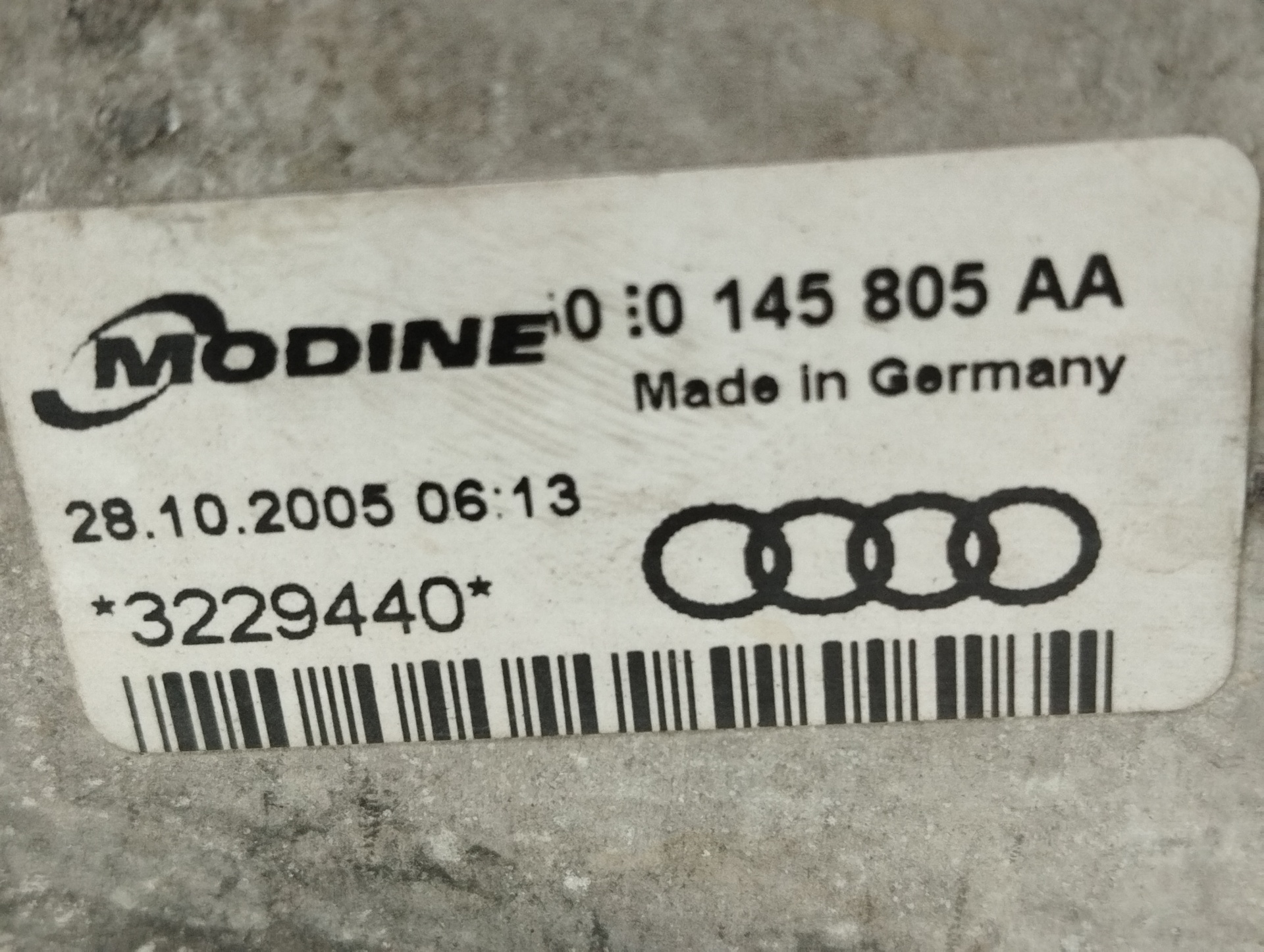 AUDI A4 B7/8E (2004-2008) Välijäähdyttimen jäähdytin 0145805AA 25079518