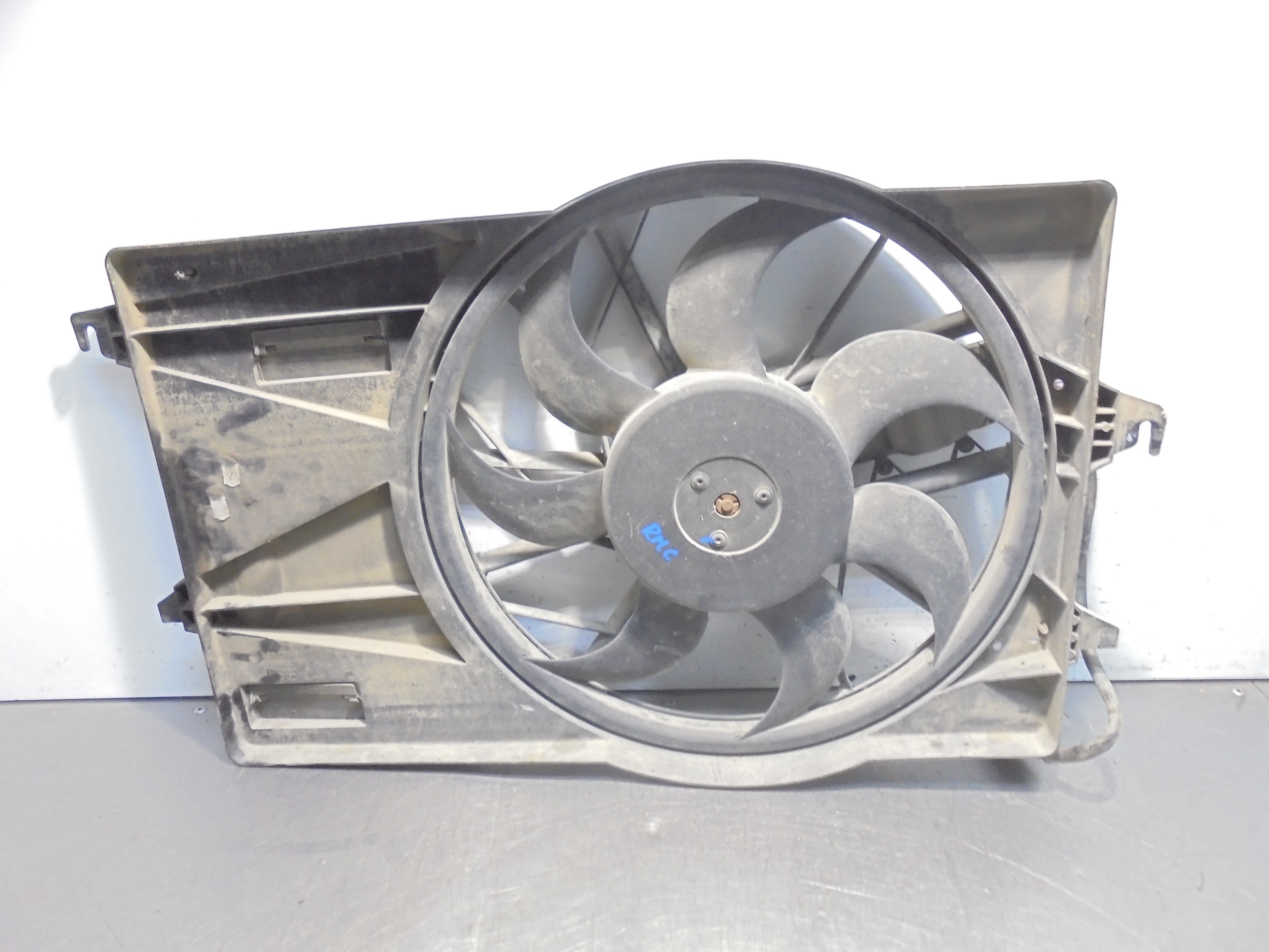 FORD Mondeo 3 generation (2000-2007) Ventilateur diffuseur 2S718C607B 25075976