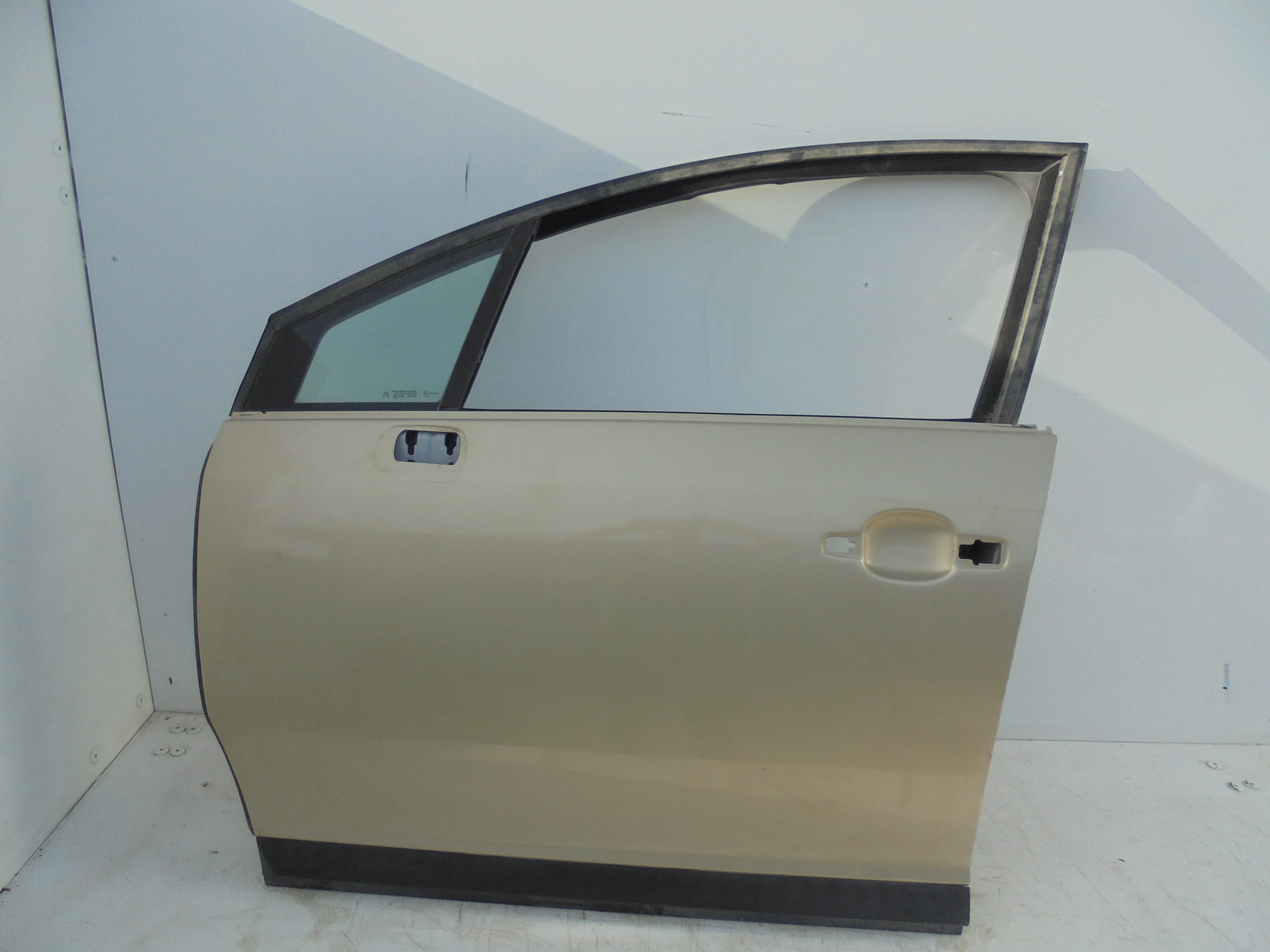 CITROËN C4 1 generation (2004-2011) Front Left Door 25067672