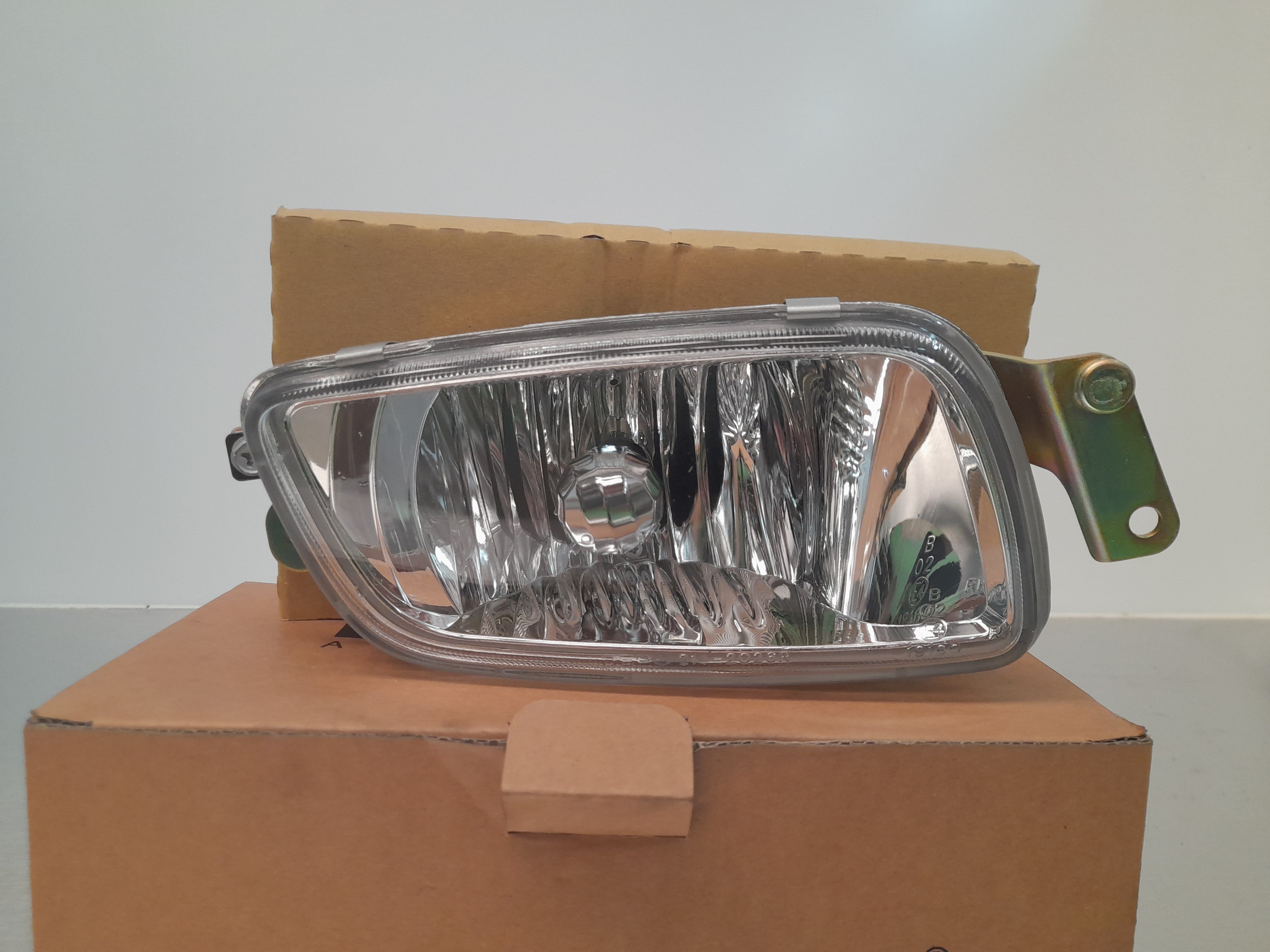 MITSUBISHI Pajero 3 generation (1999-2006) Front Right Fog Light 13511372, IPARLUX 23322460