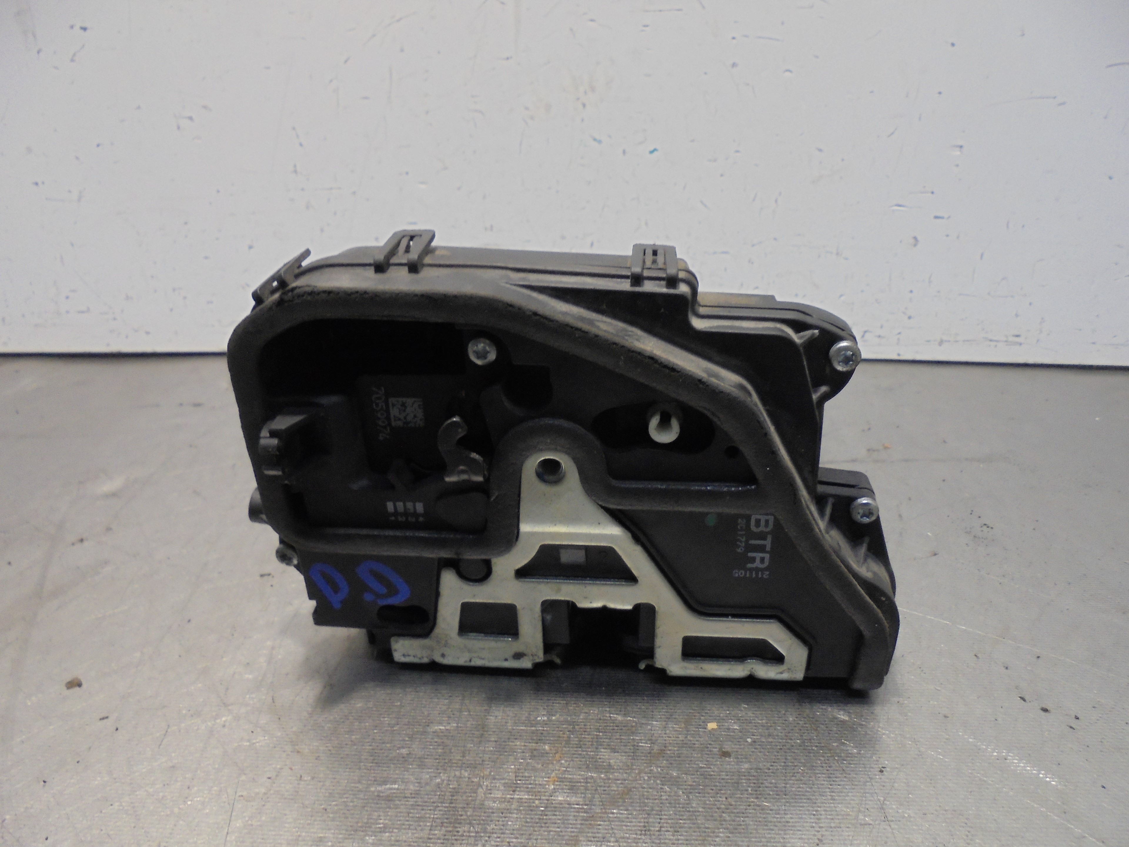 BMW 3 Series E90/E91/E92/E93 (2004-2013) Front Right Door Lock 7059974 23329453