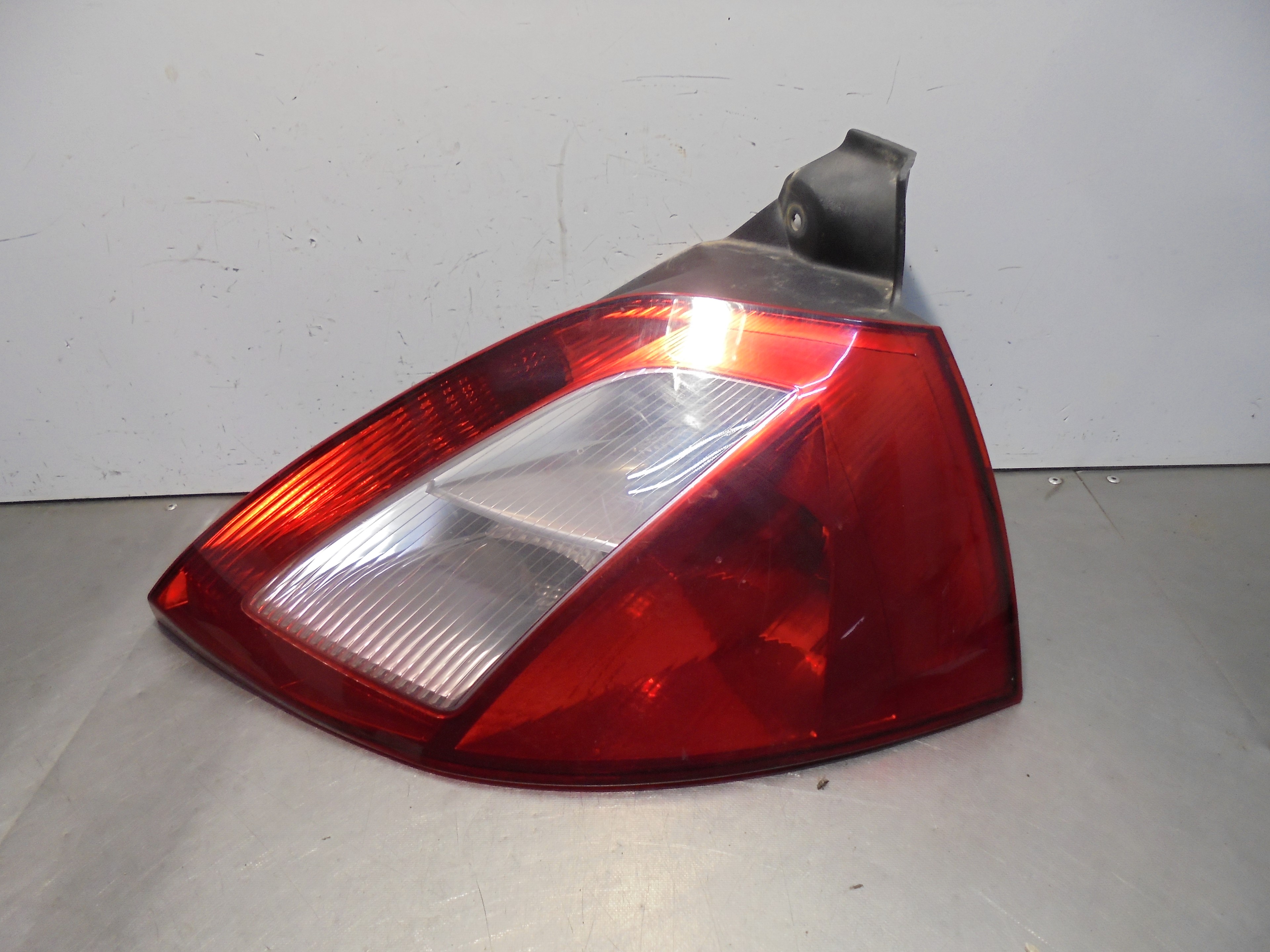 RENAULT Megane 2 generation (2002-2012) Rear Right Taillight Lamp 8200073237 25072253