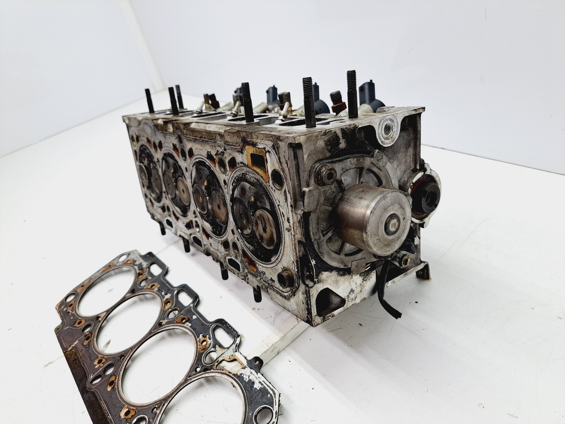 OPEL Zafira B (2005-2010) Chiulasă motor 55193091 25042525