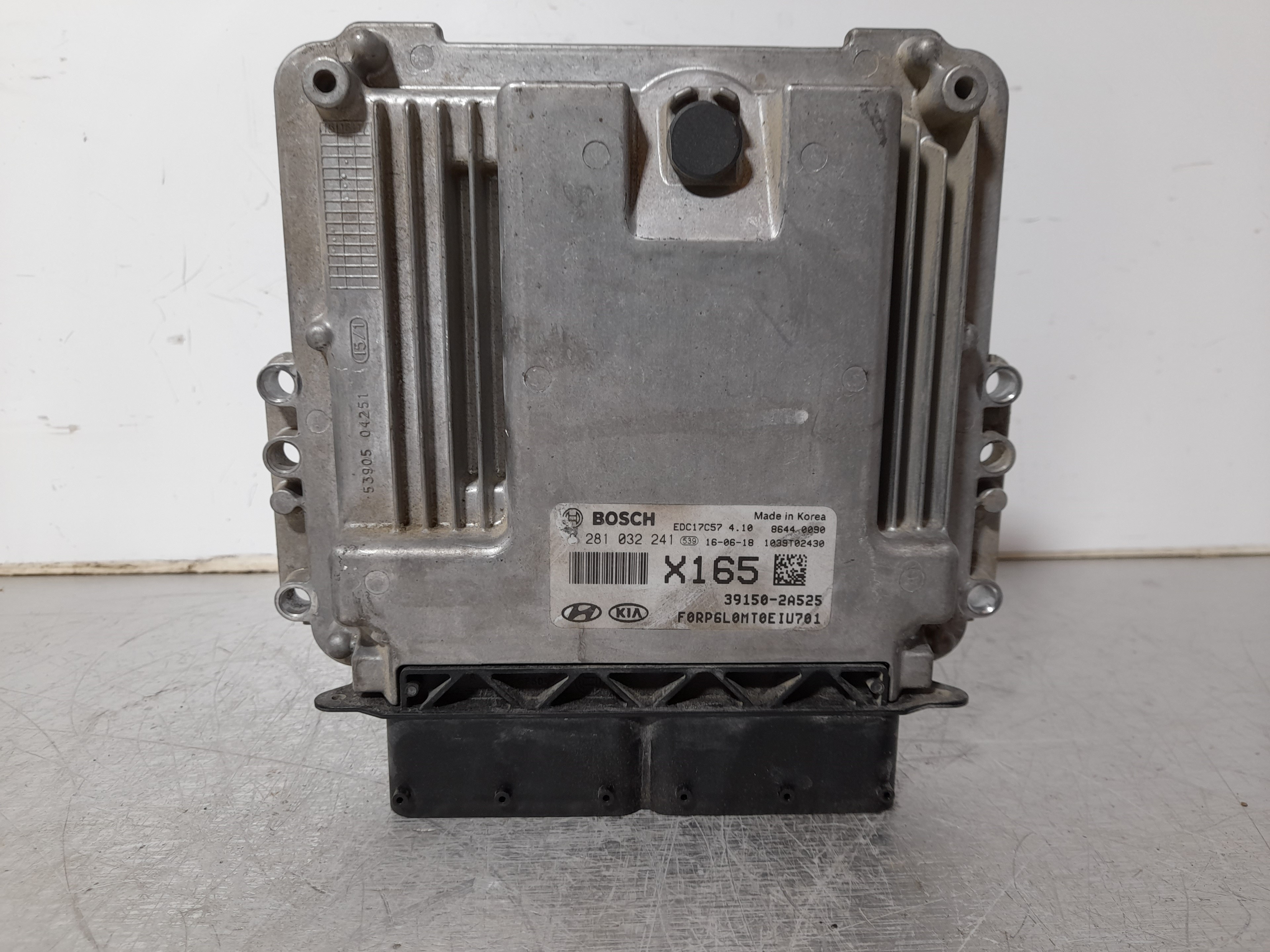 KIA Carens 3 generation (RP) (2013-2019) Engine Control Unit ECU 0281032241 23330477